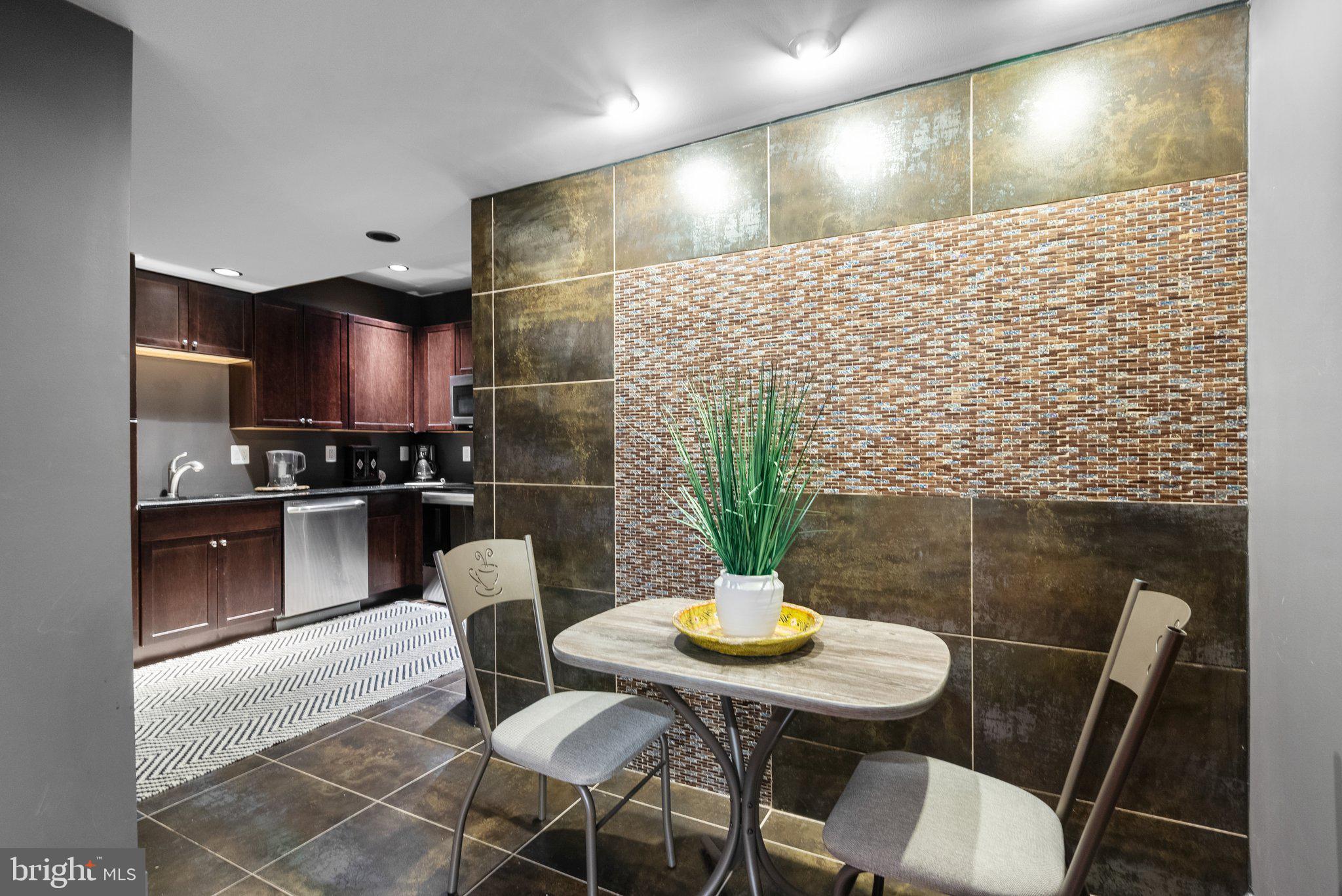 GLEN MILL KNOLLS - Residential