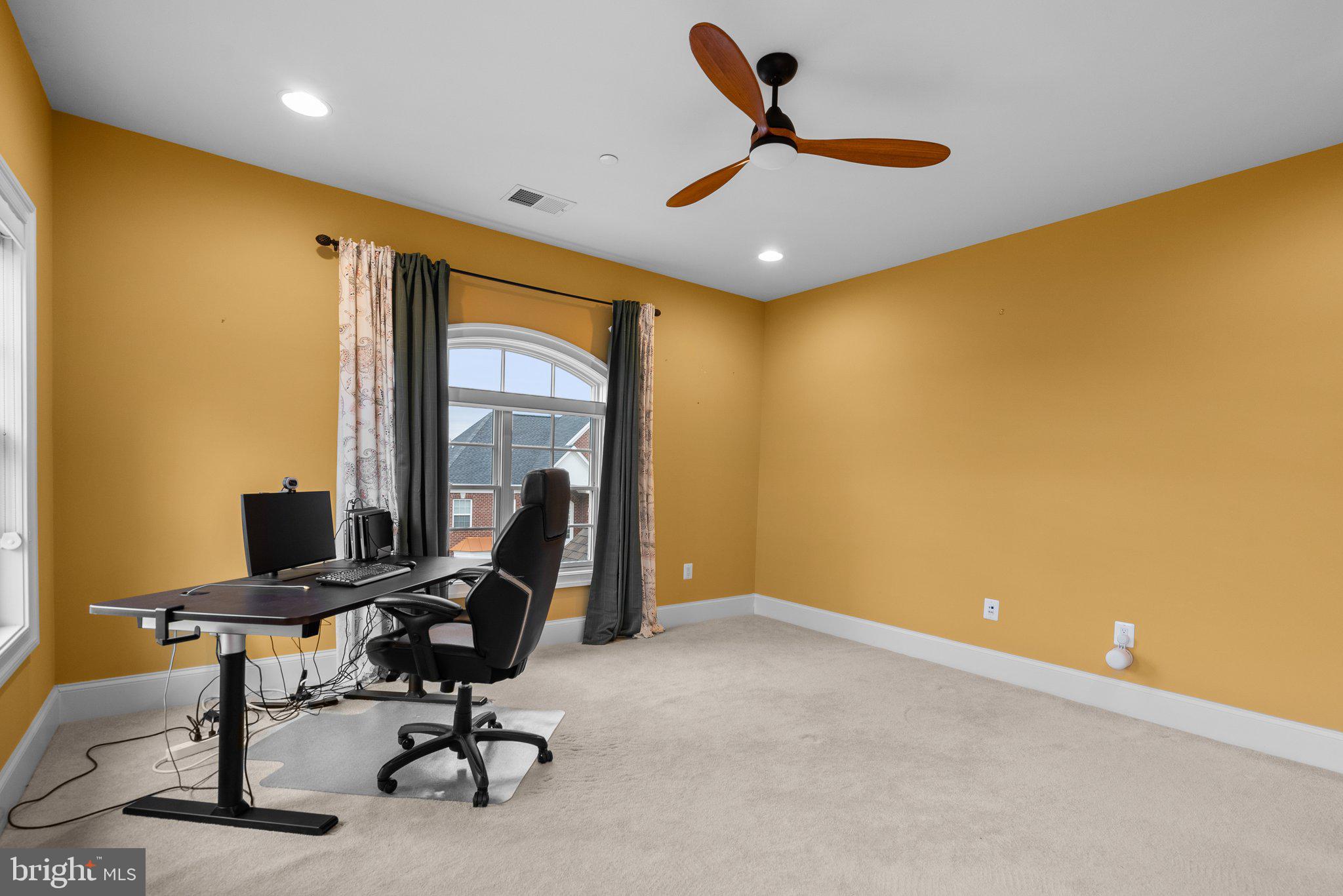 GLEN MILL KNOLLS - Residential