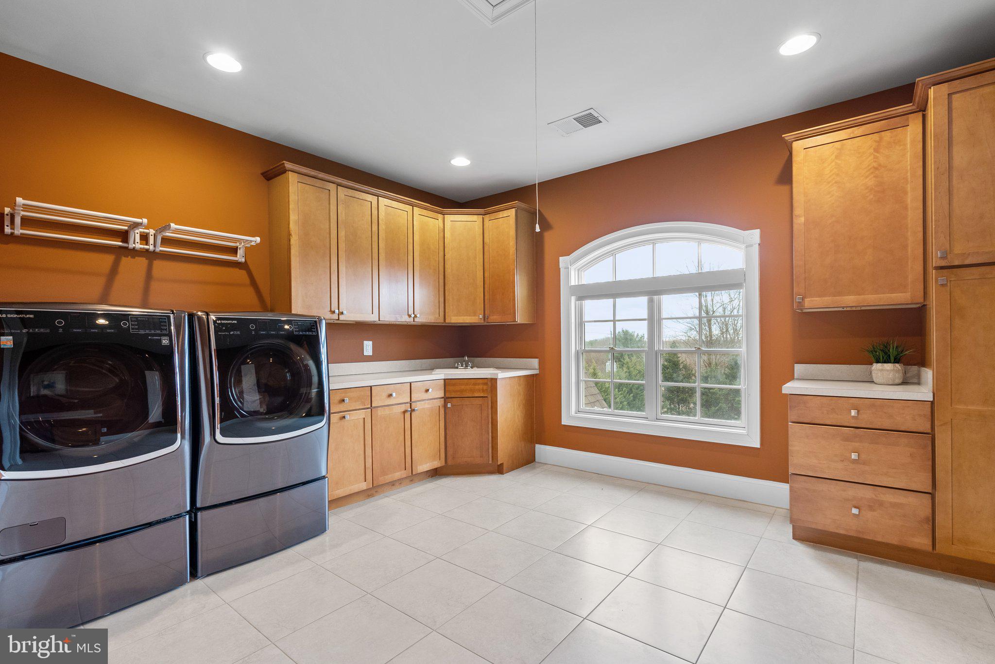 GLEN MILL KNOLLS - Residential