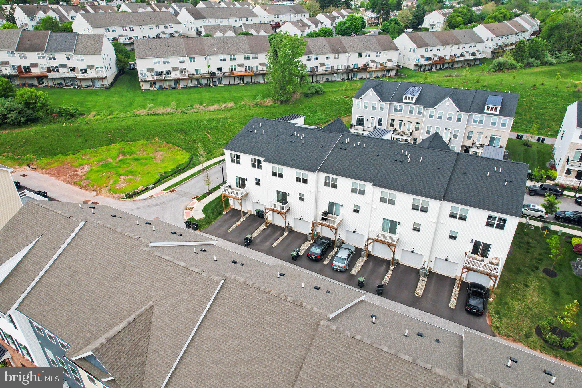 STEELPOINTE - Residential