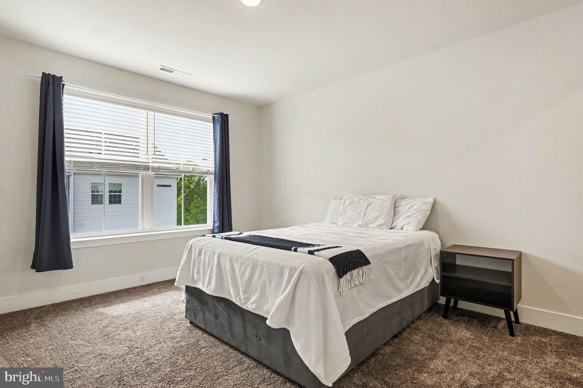 STEELPOINTE - Residential