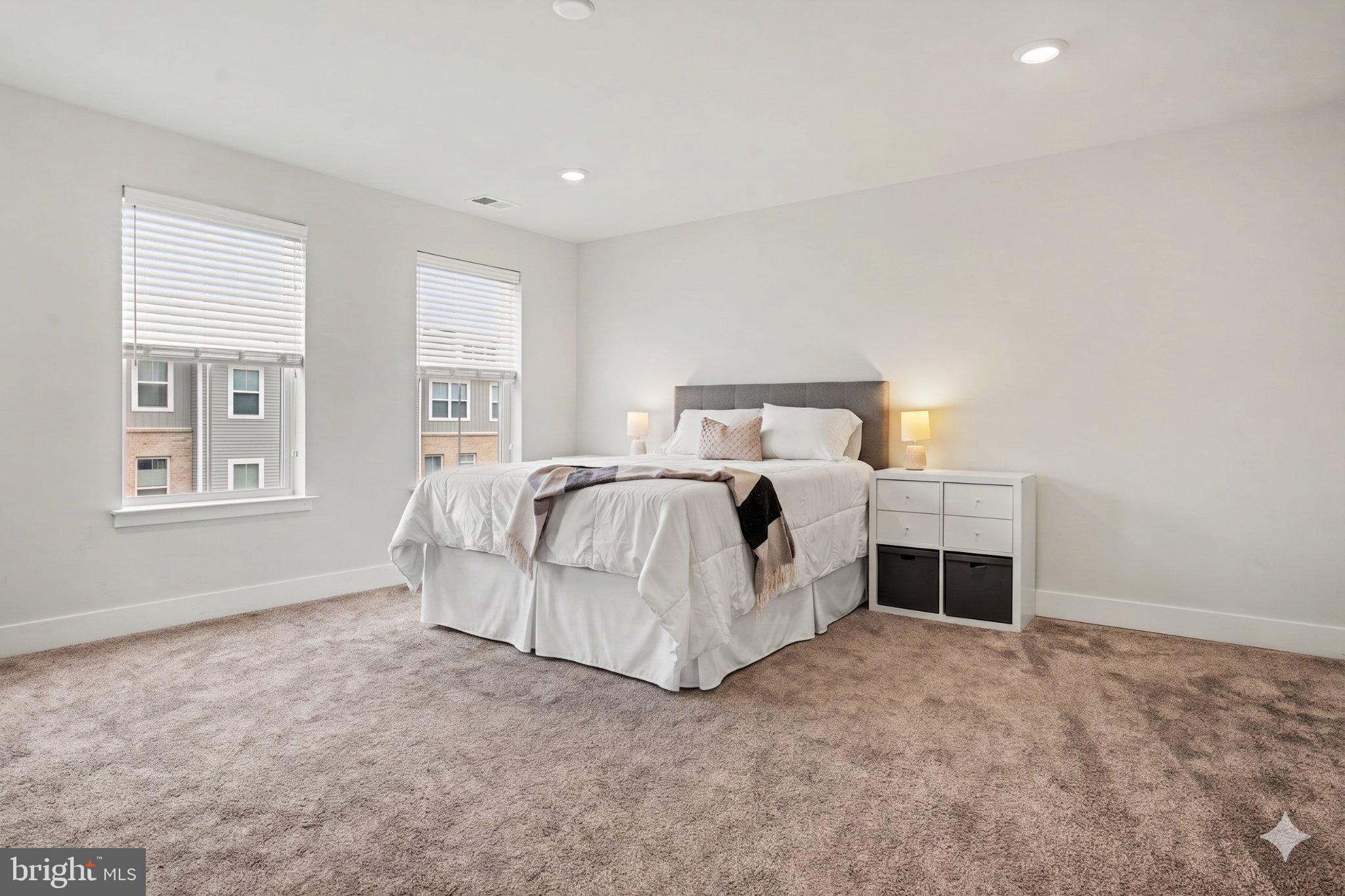 STEELPOINTE - Residential
