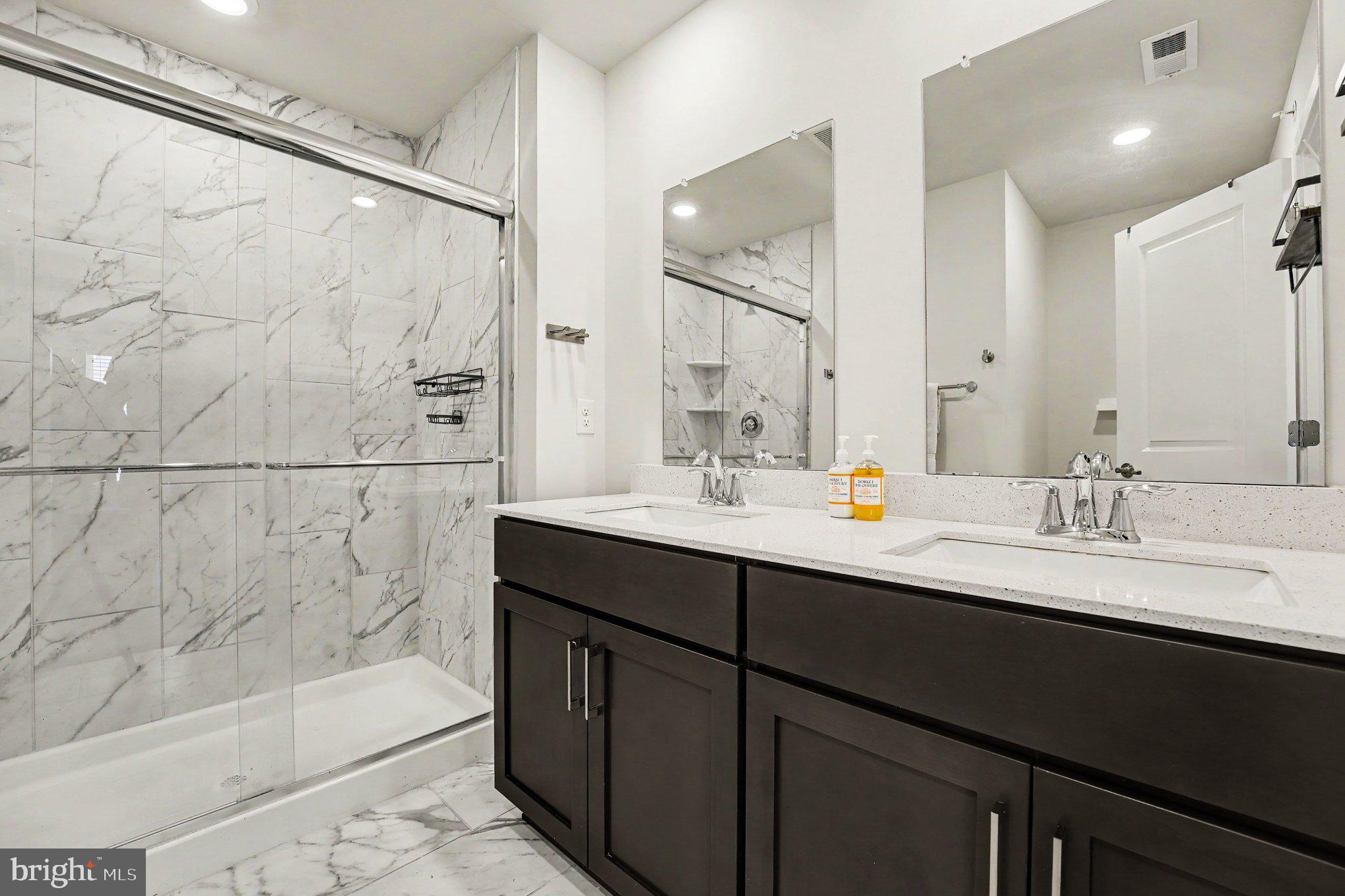 STEELPOINTE - Residential