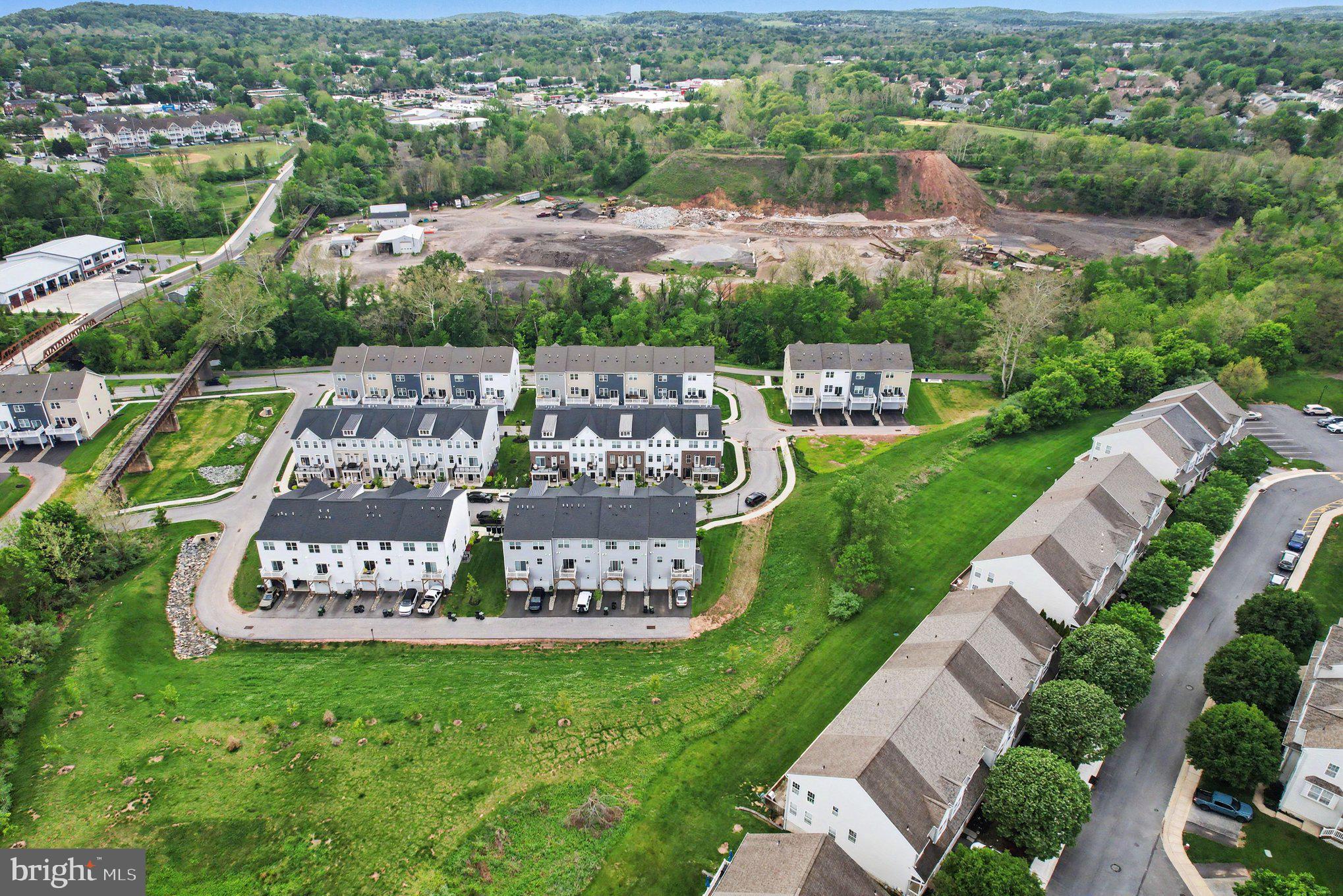STEELPOINTE - Residential