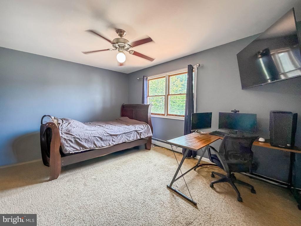 CEDAR HOLLOW - FEASTERVILLE - Residential