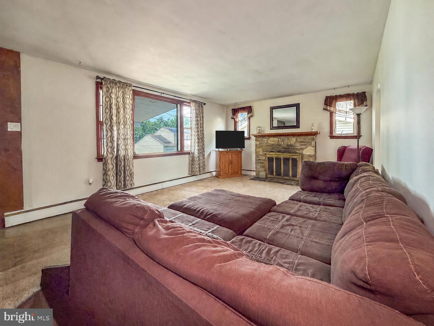 CEDAR HOLLOW - FEASTERVILLE - Residential