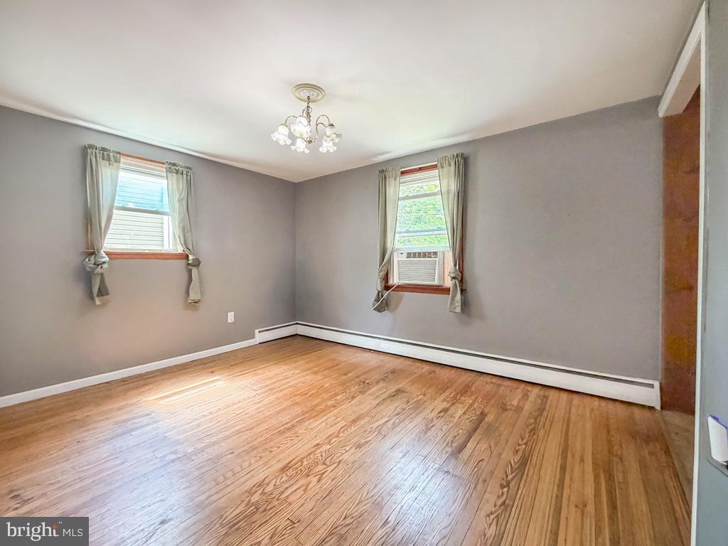 CEDAR HOLLOW - FEASTERVILLE - Residential