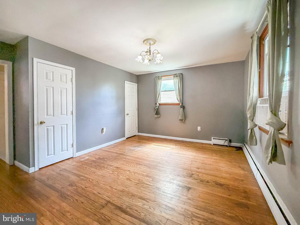 CEDAR HOLLOW - FEASTERVILLE - Residential