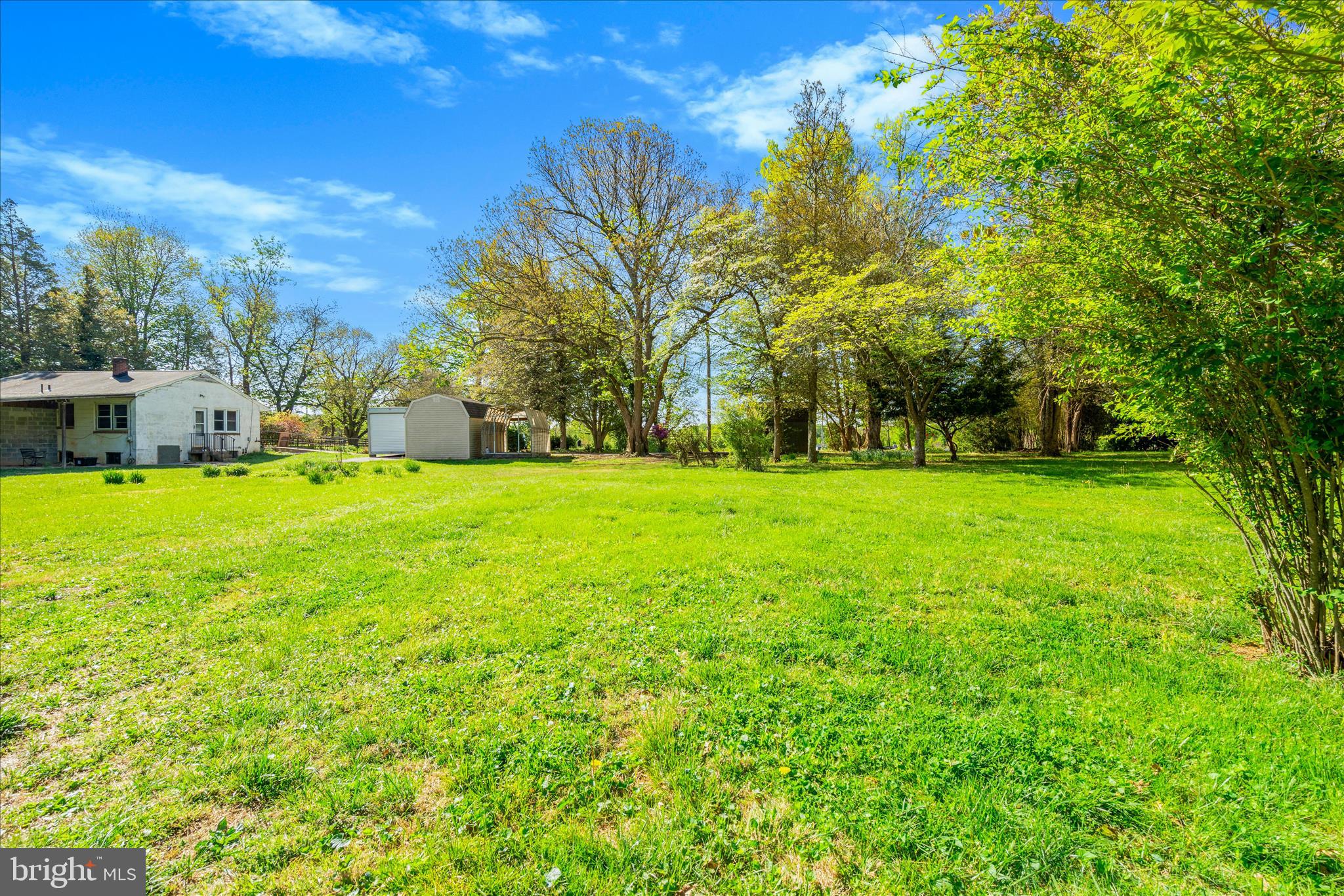 LAYTONSVILLE OUTSIDE - Residential