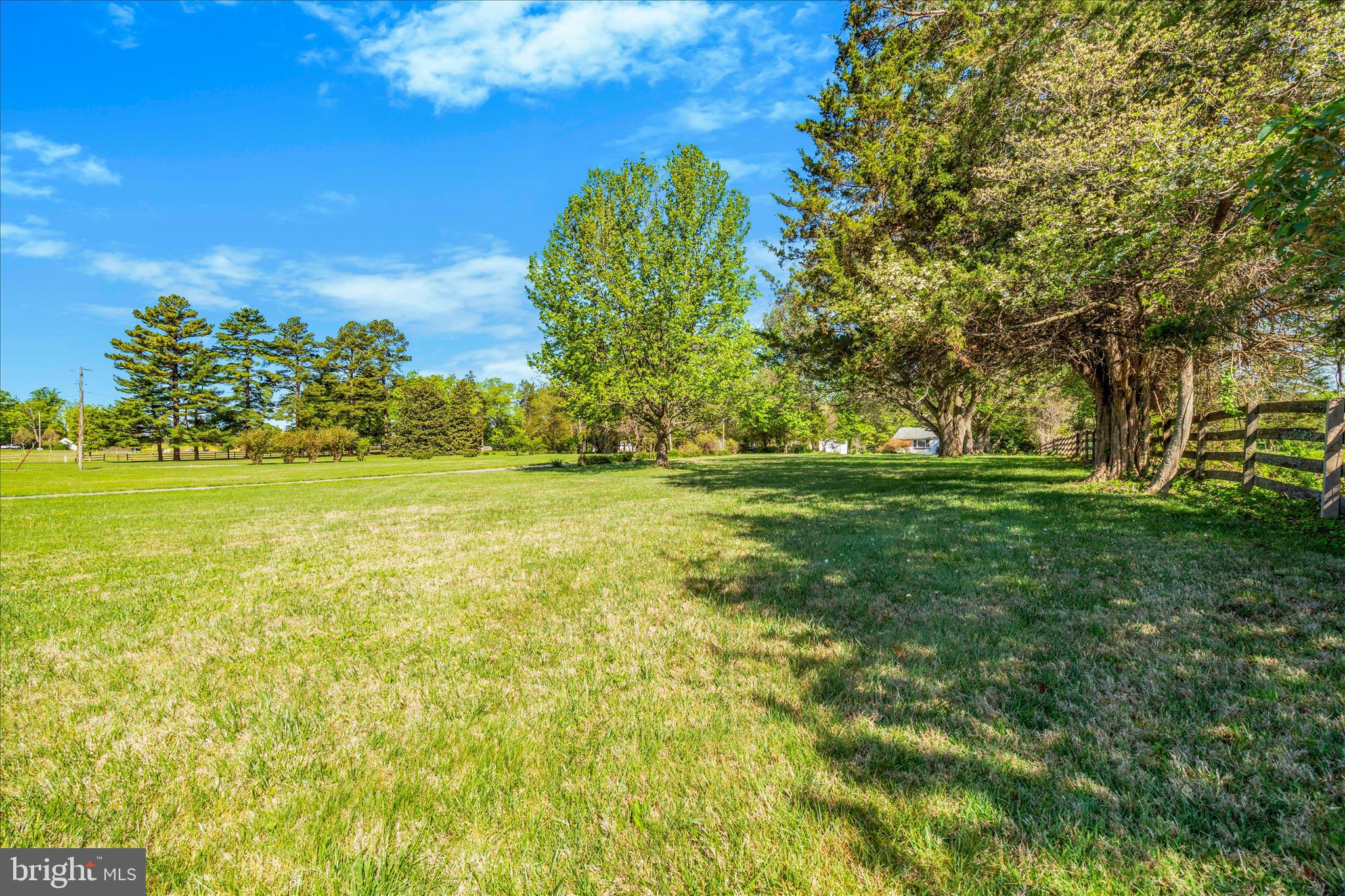 LAYTONSVILLE OUTSIDE - Residential