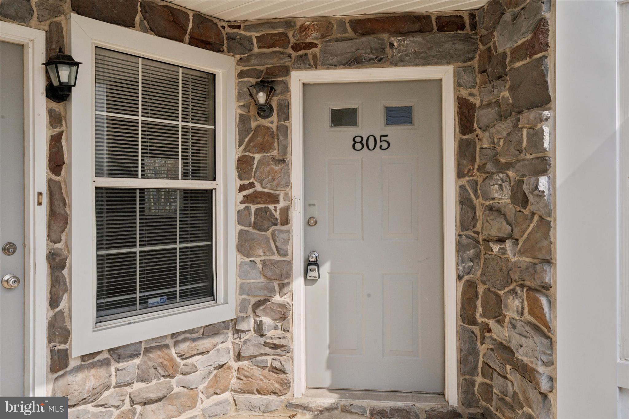MEWS AT WYCKFORD C - Residential Lease