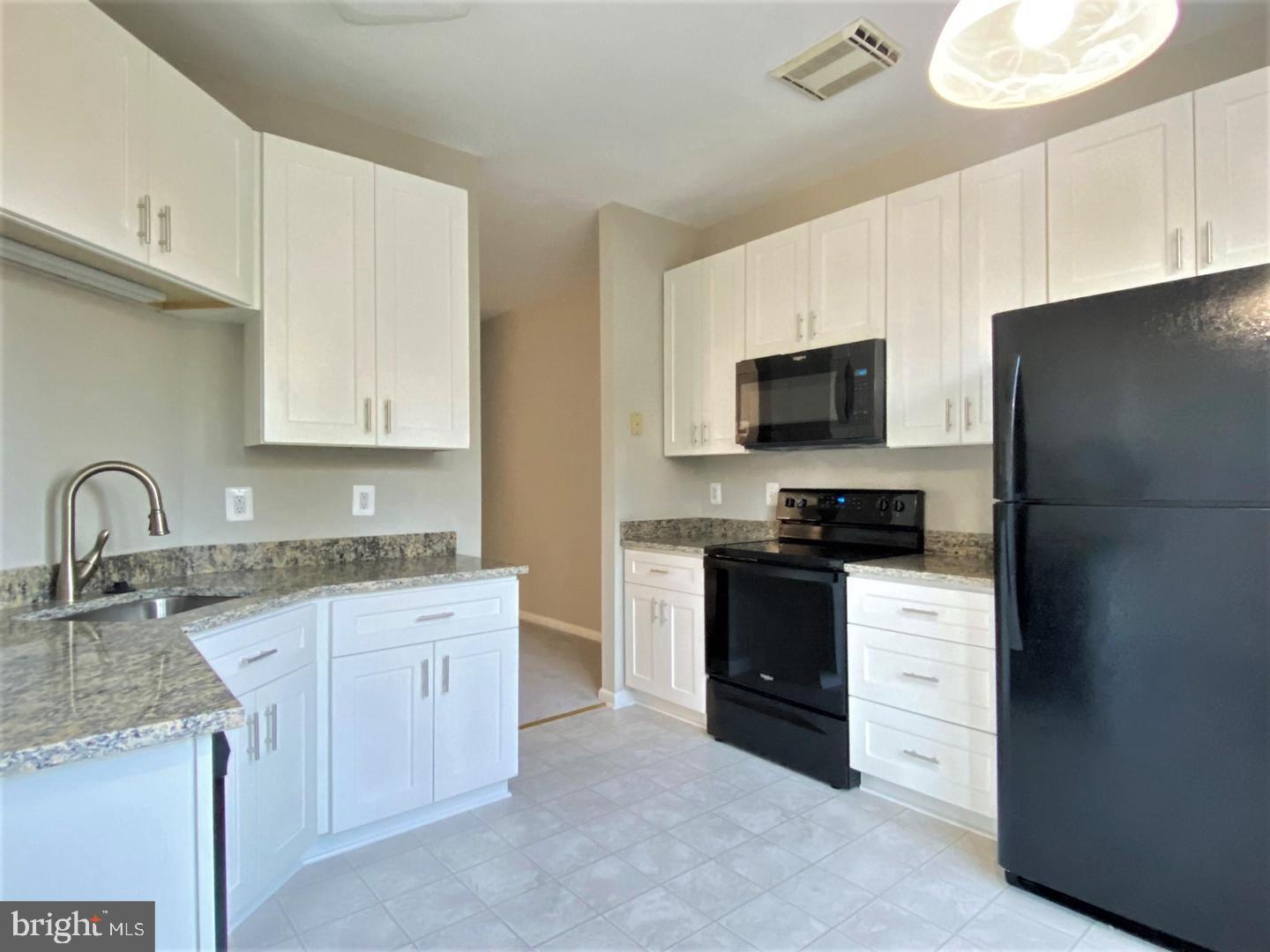 ASHBURN VILLAGE - Residential Lease