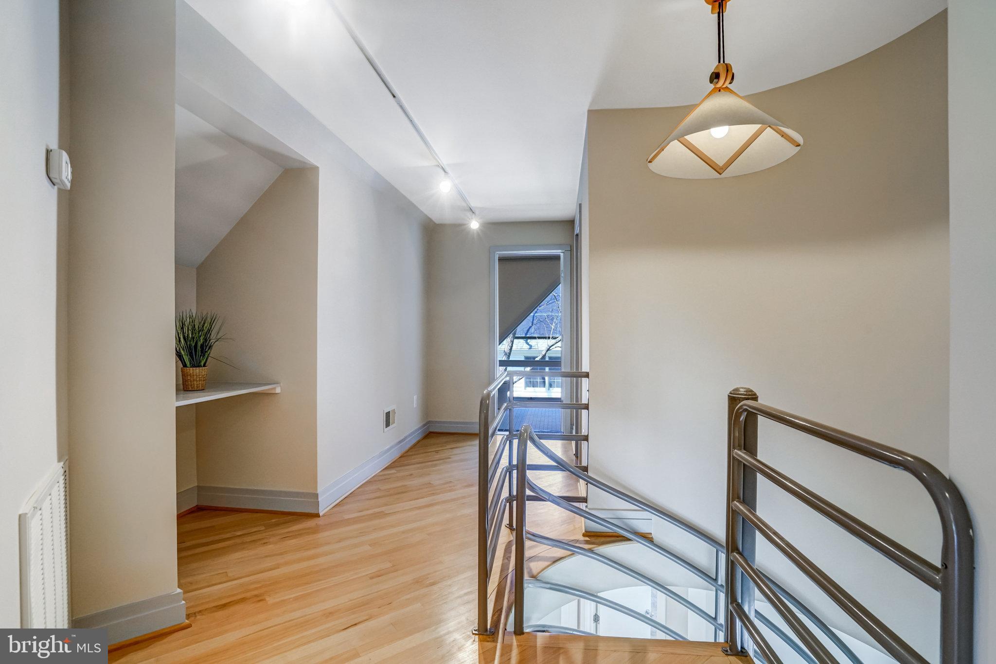 BERKSHIRE OAKWOOD - Residential