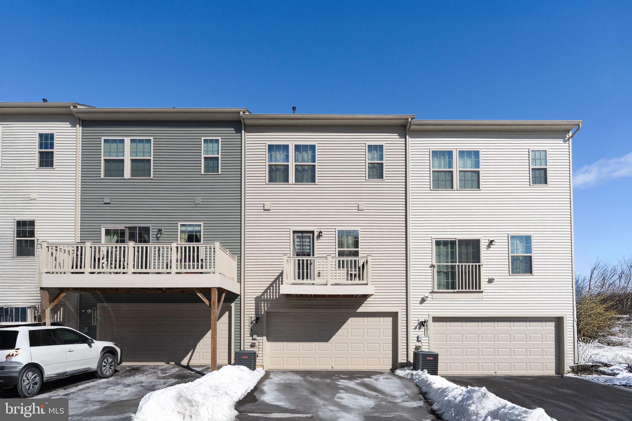 MONTGOMERY VILLAGE - Residential Lease