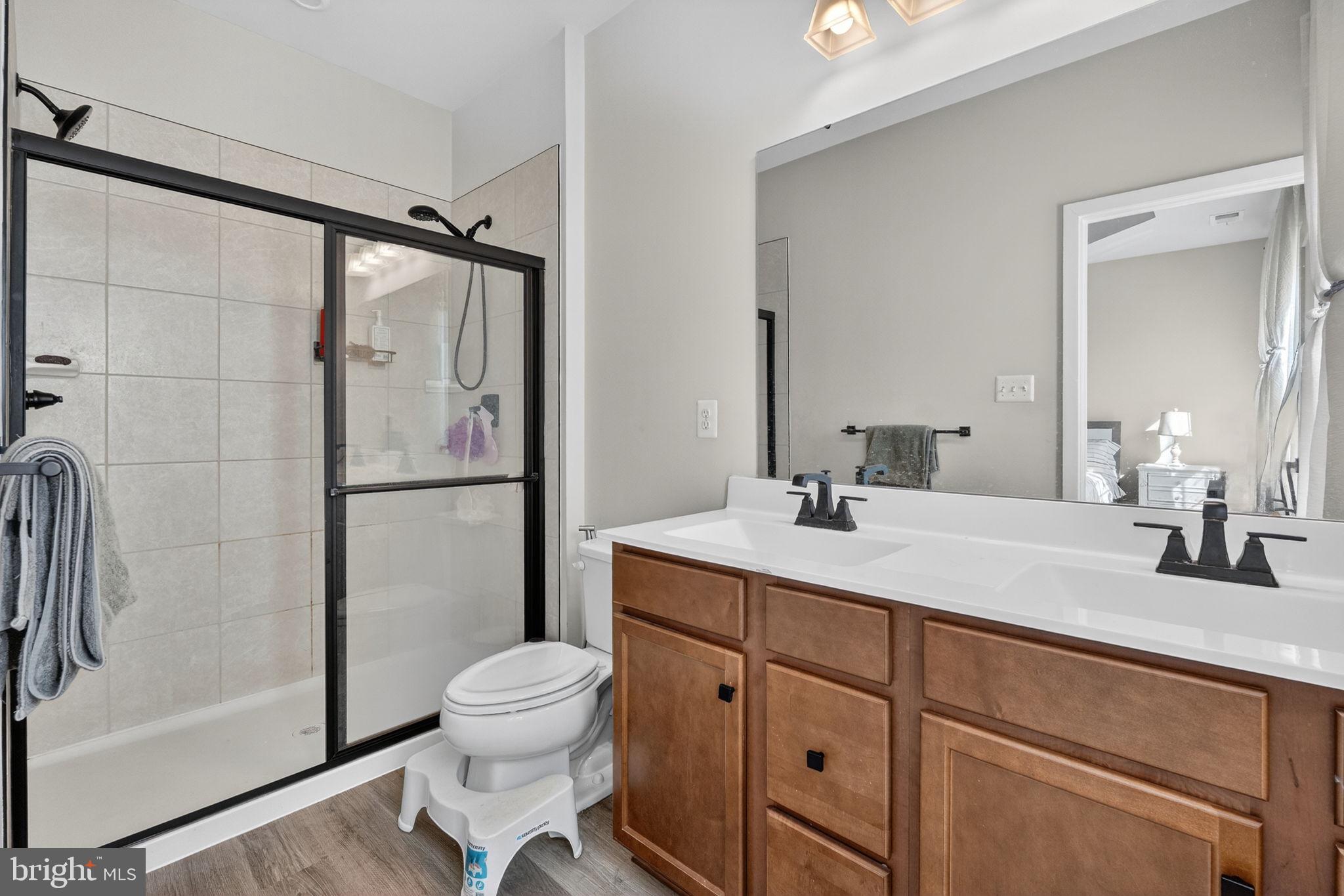 MONTGOMERY VILLAGE - Residential Lease