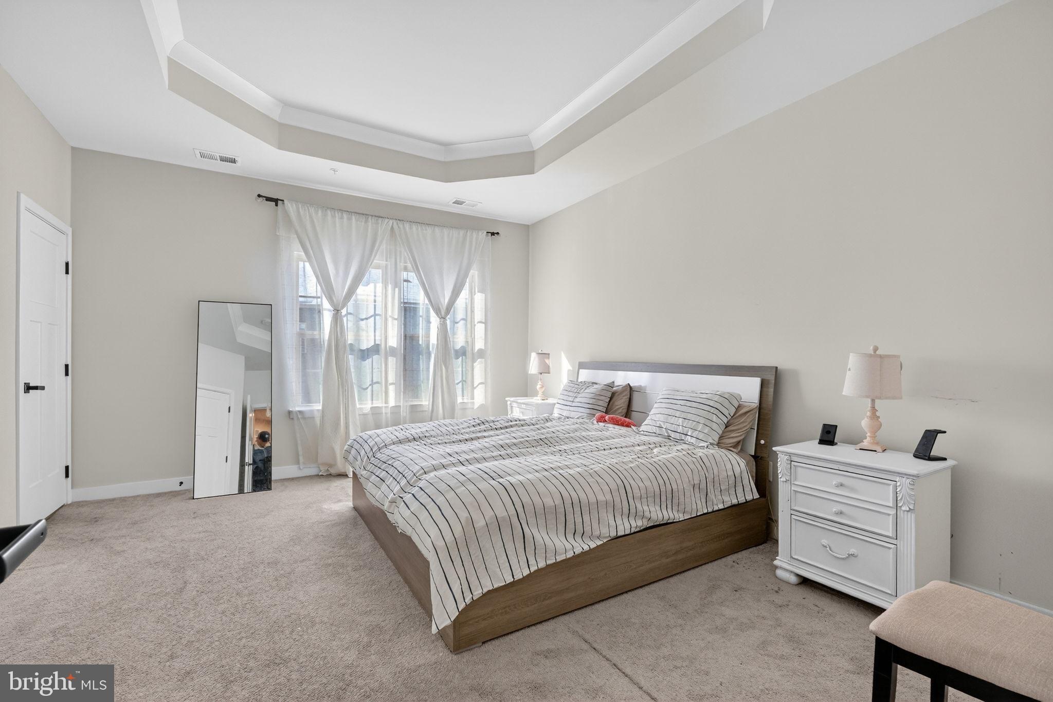 MONTGOMERY VILLAGE - Residential Lease