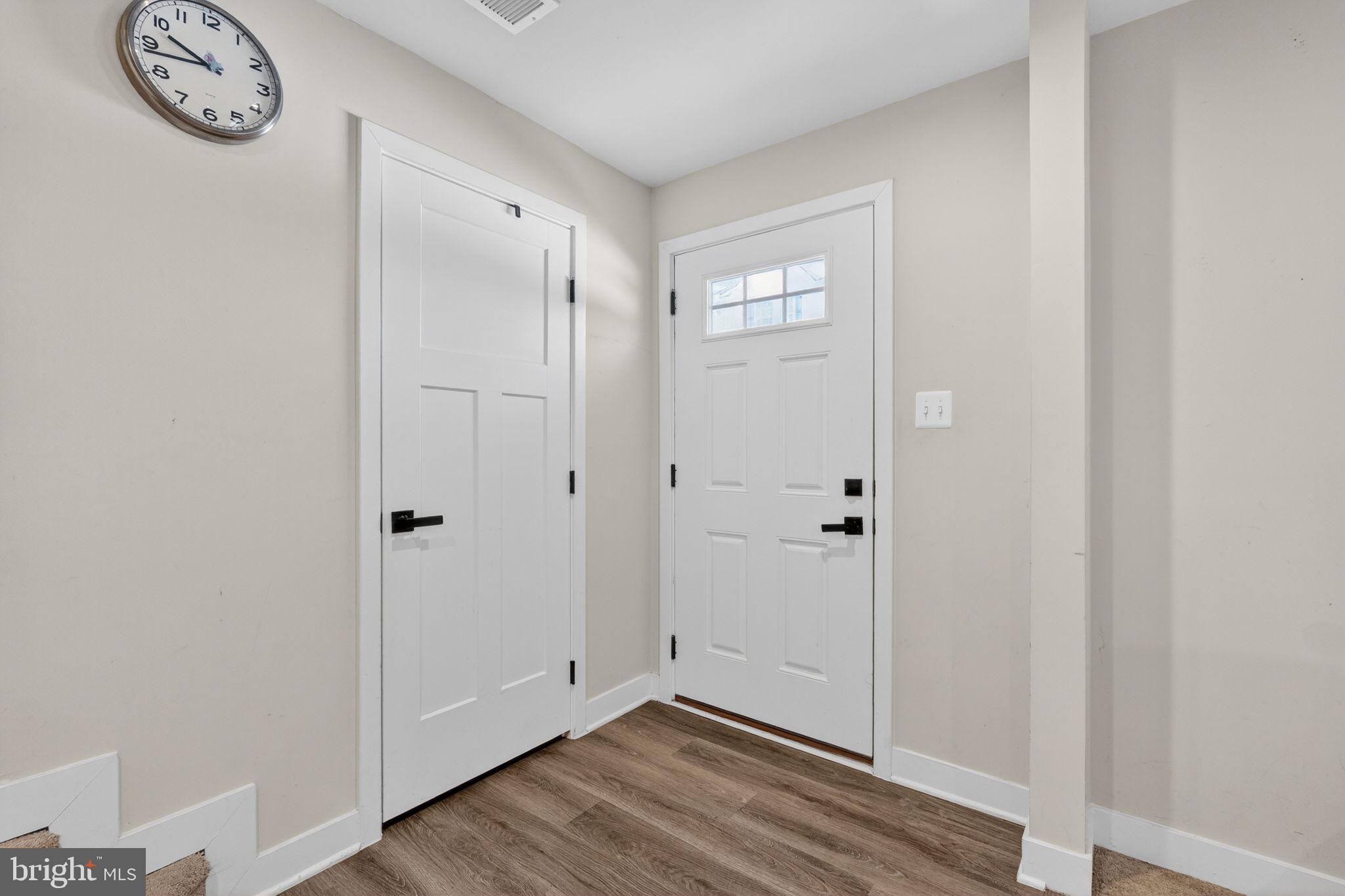 MONTGOMERY VILLAGE - Residential Lease