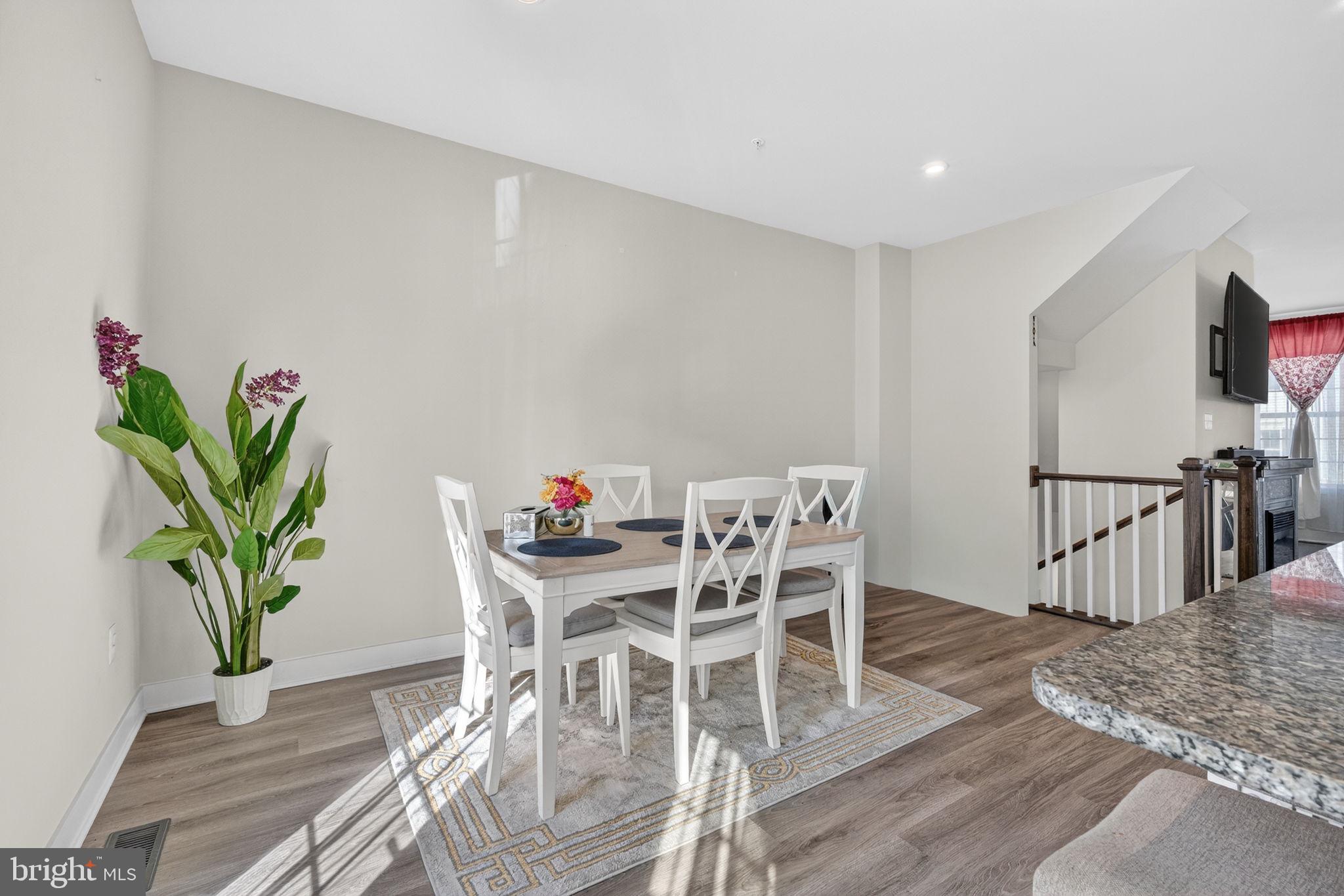 MONTGOMERY VILLAGE - Residential Lease