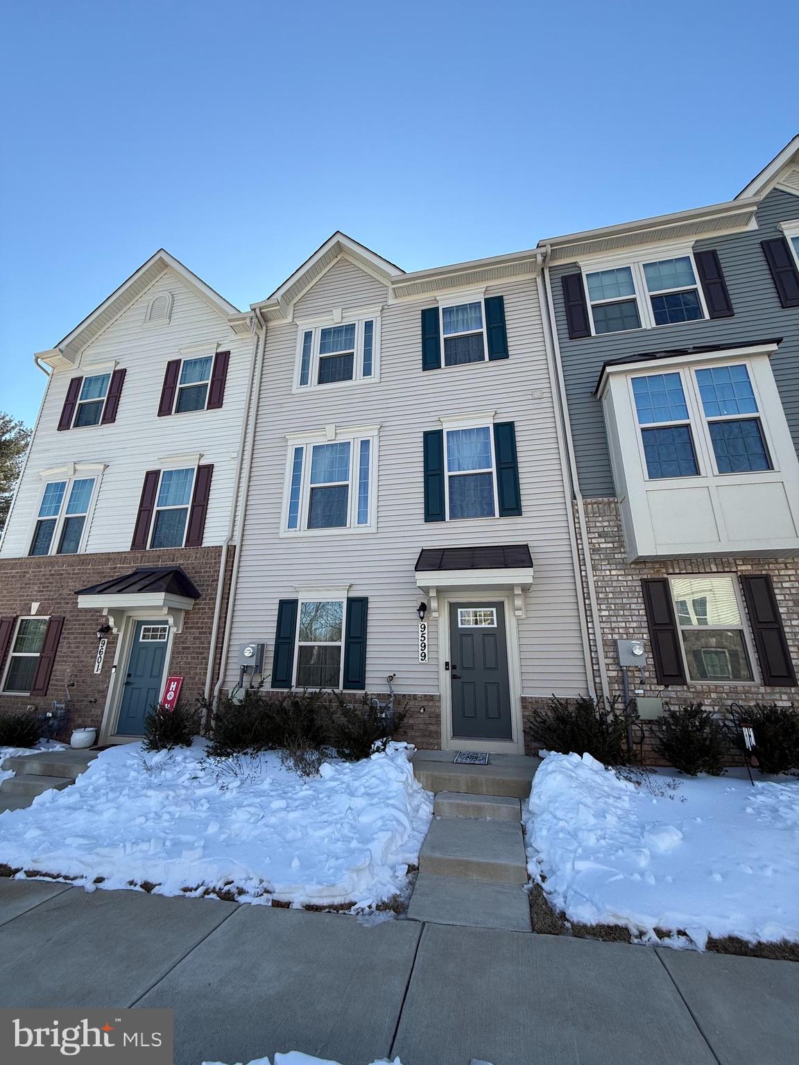 MONTGOMERY VILLAGE - Residential Lease