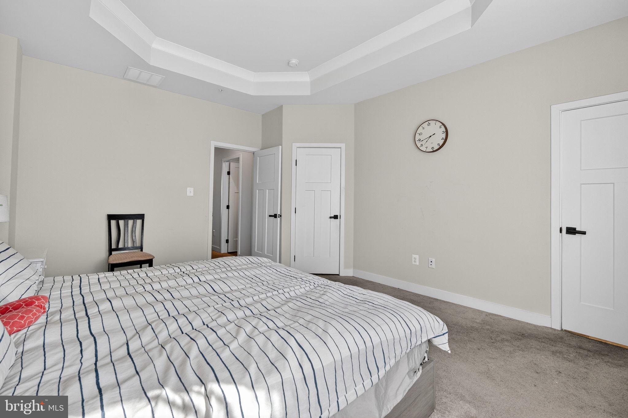 MONTGOMERY VILLAGE - Residential Lease