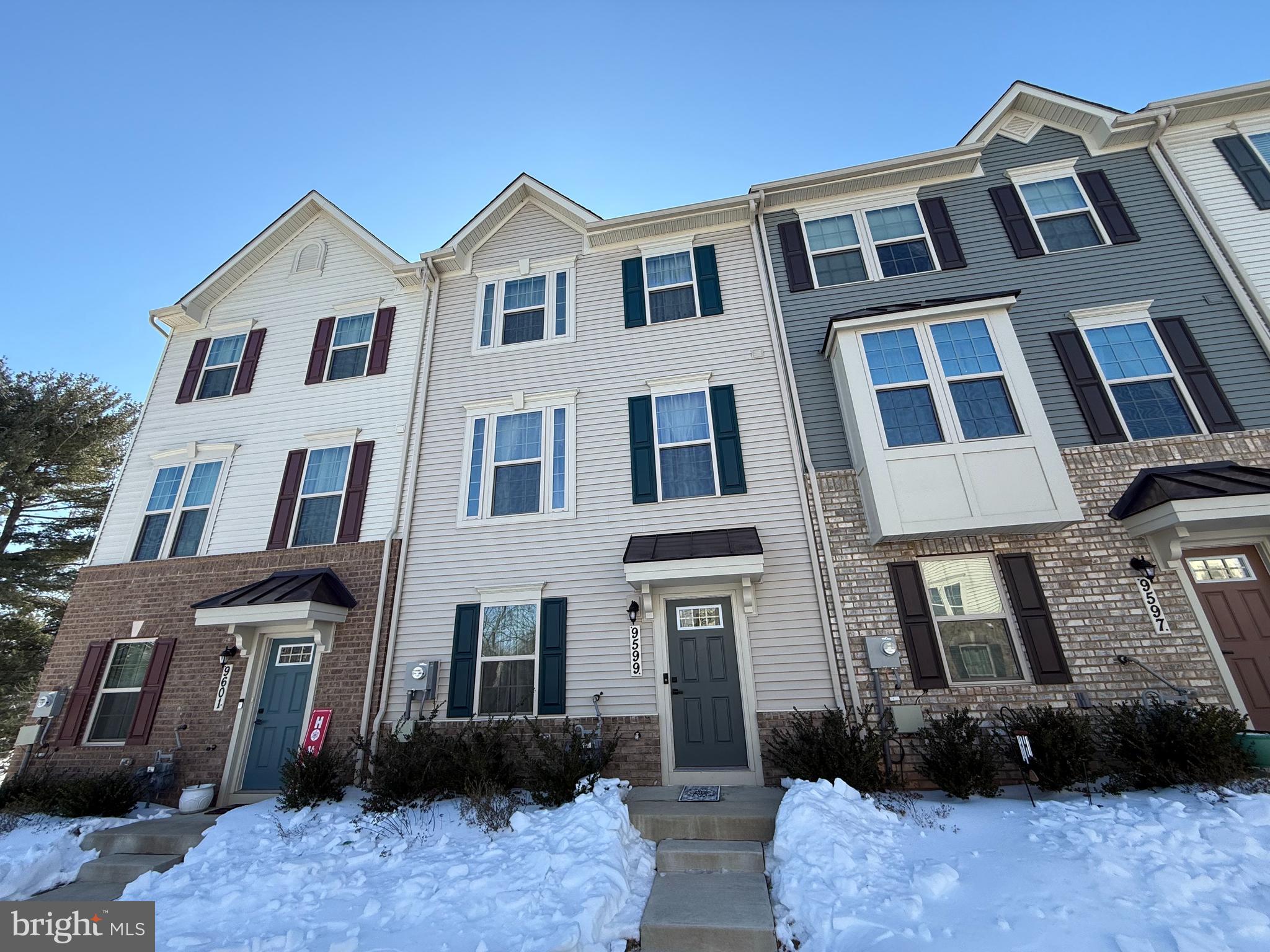 MONTGOMERY VILLAGE - Residential Lease