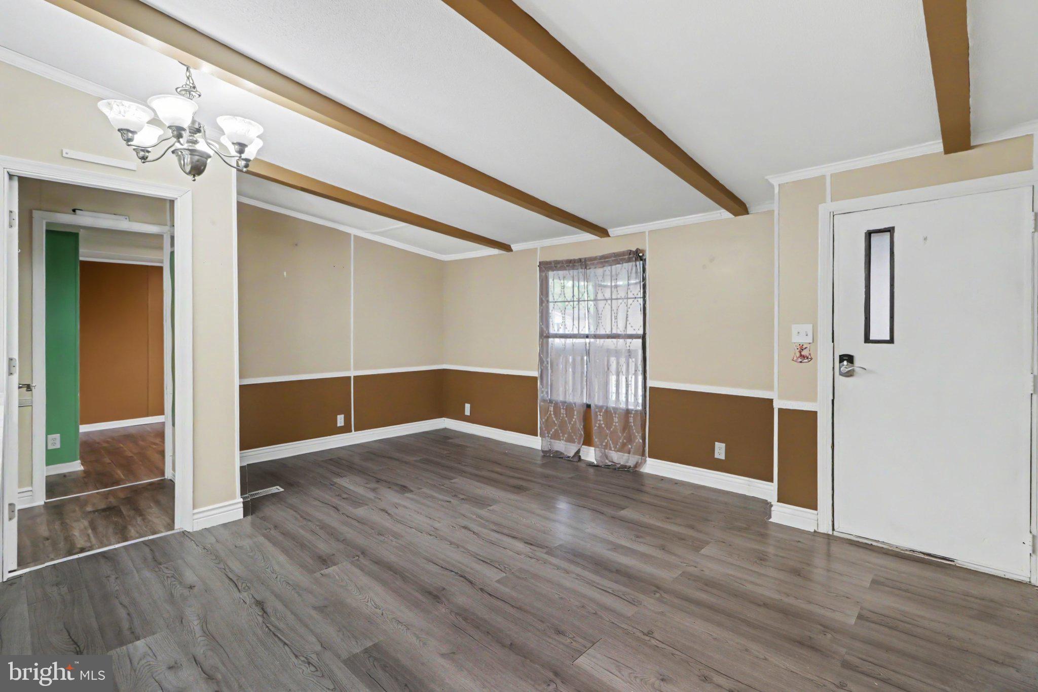 COUNTRY MANOR WEST - Residential