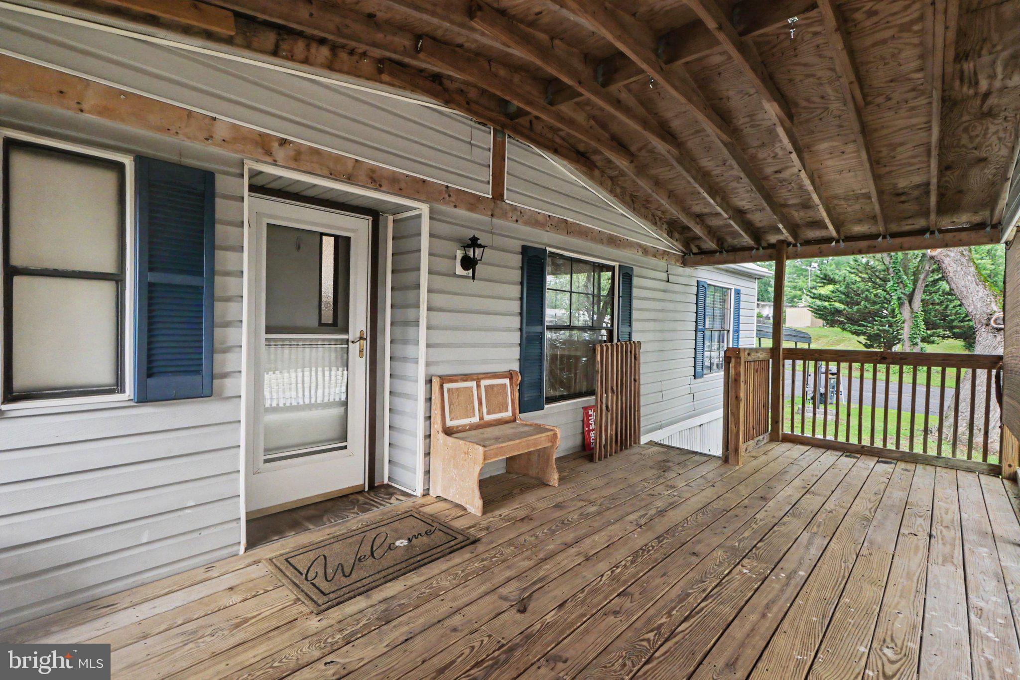 COUNTRY MANOR WEST - Residential
