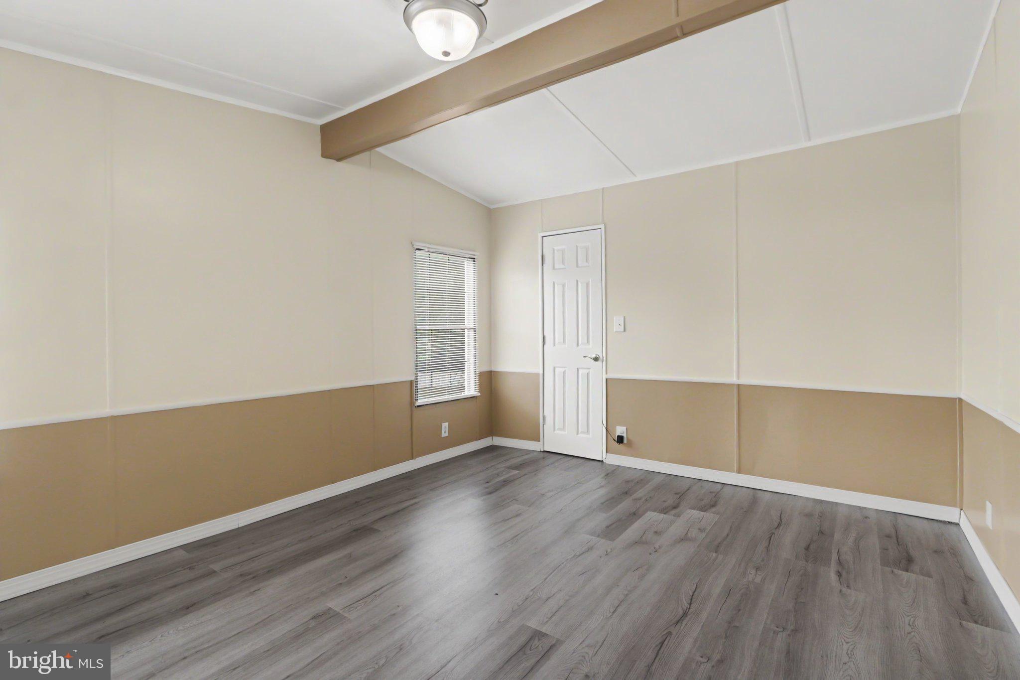 COUNTRY MANOR WEST - Residential
