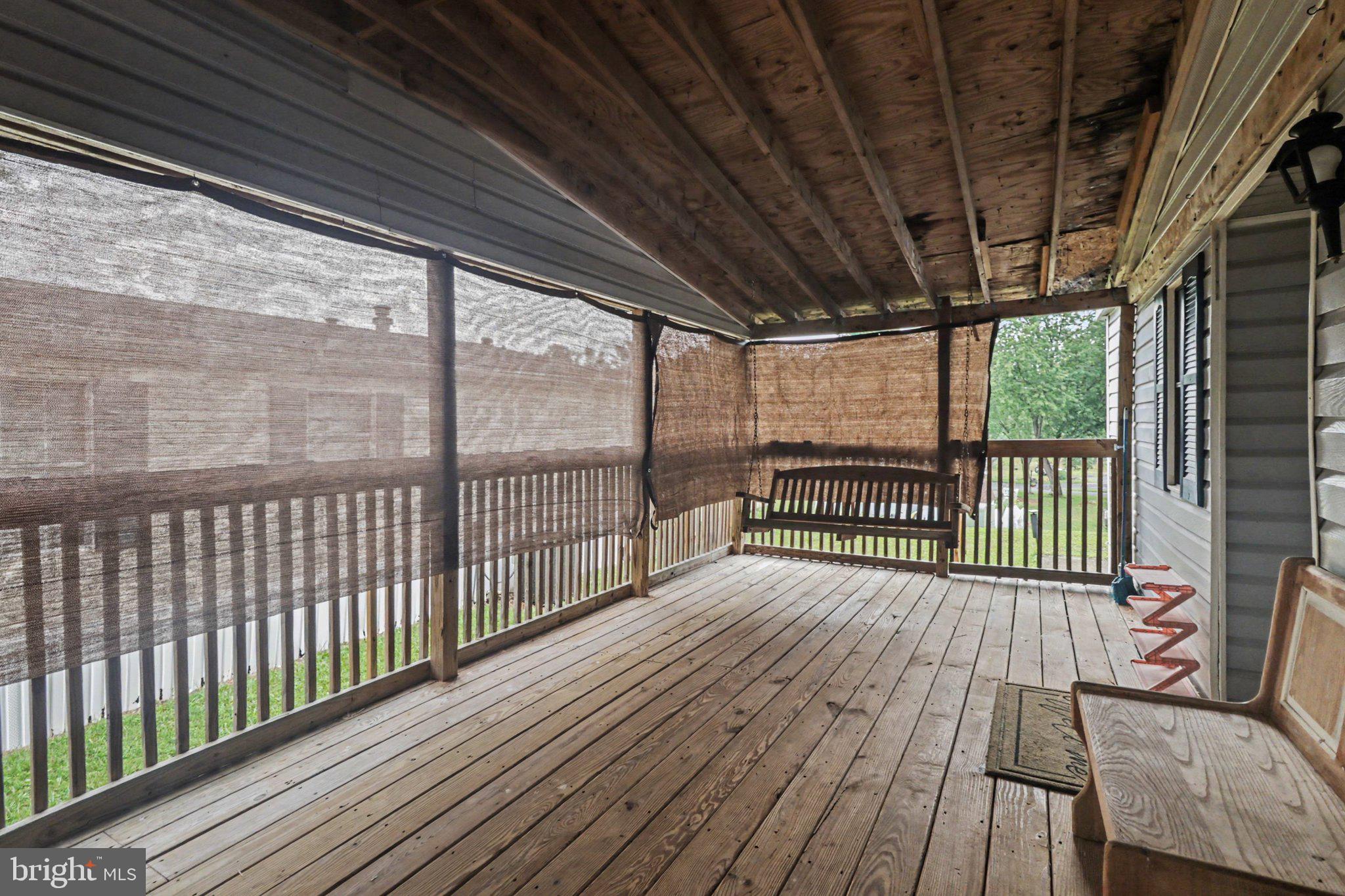 COUNTRY MANOR WEST - Residential