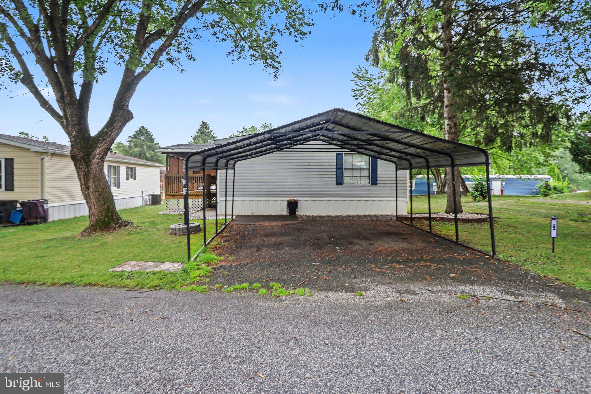 COUNTRY MANOR WEST - Residential