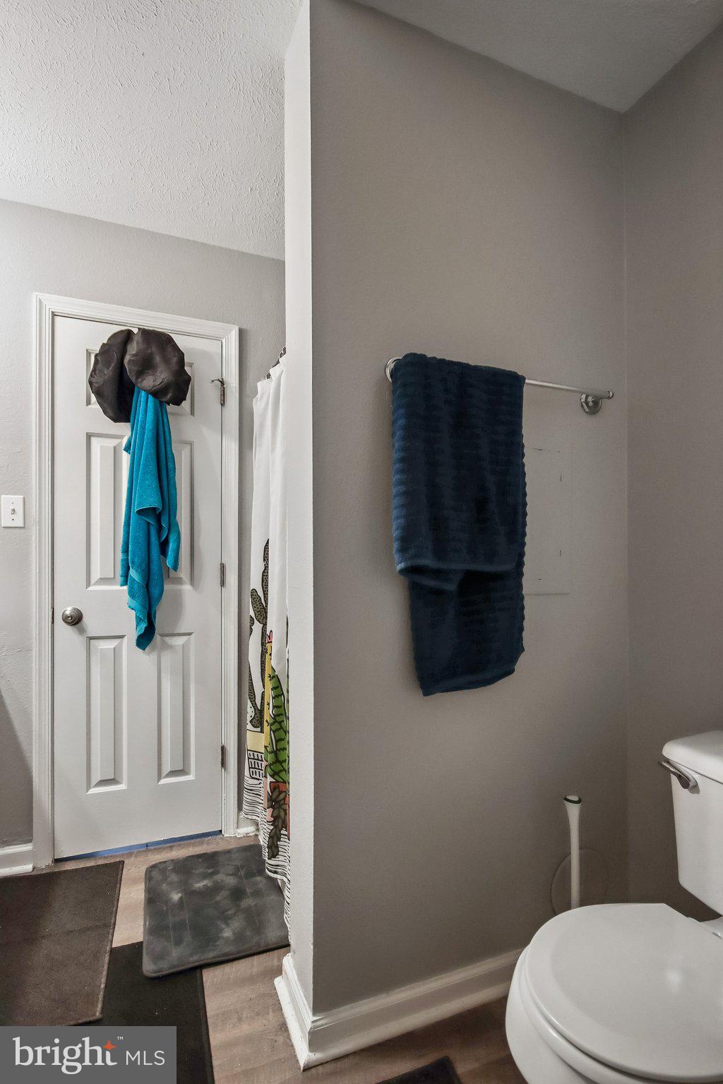CEDAR LEE CONDOMINIUM - Residential