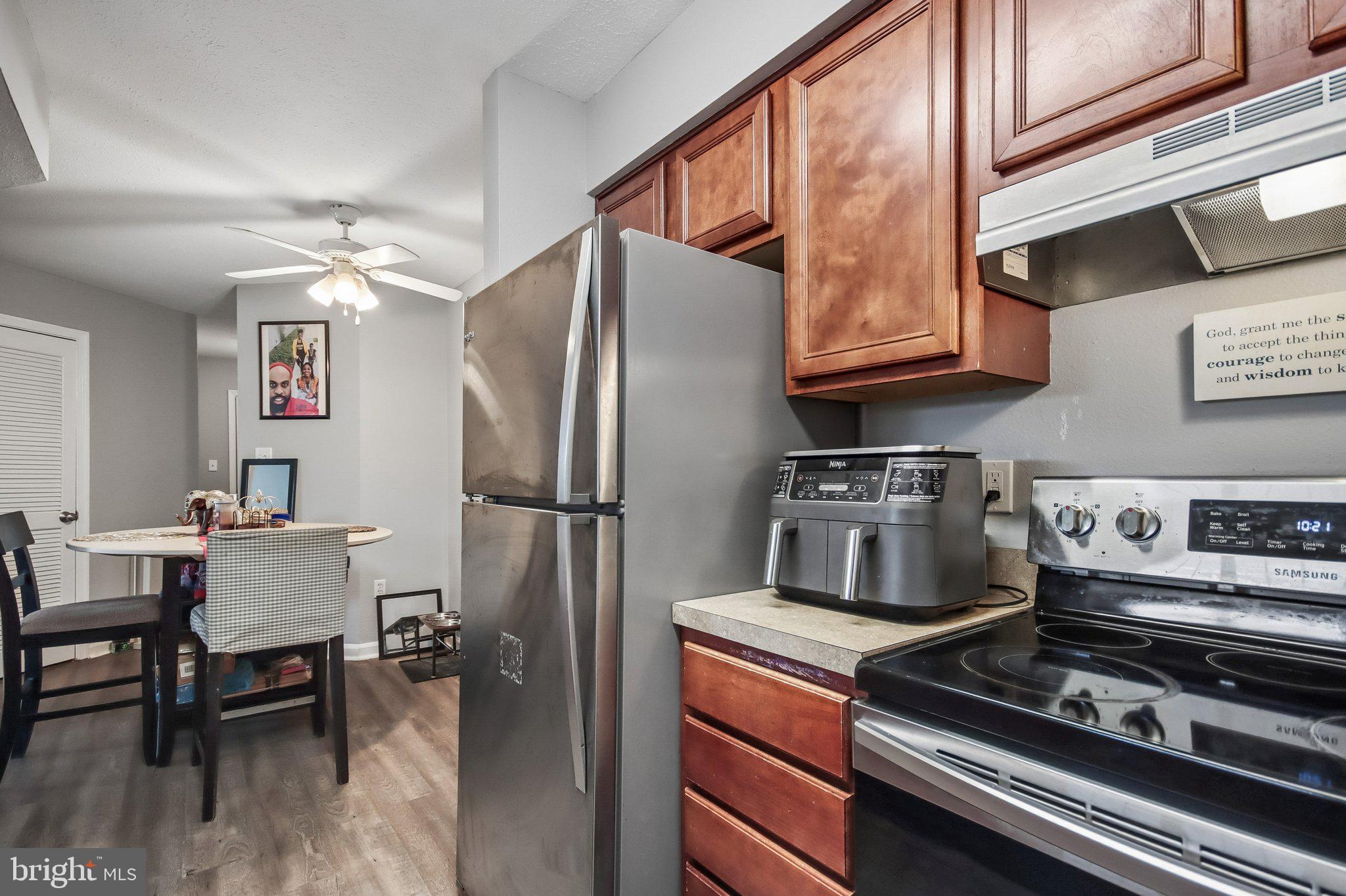 CEDAR LEE CONDOMINIUM - Residential