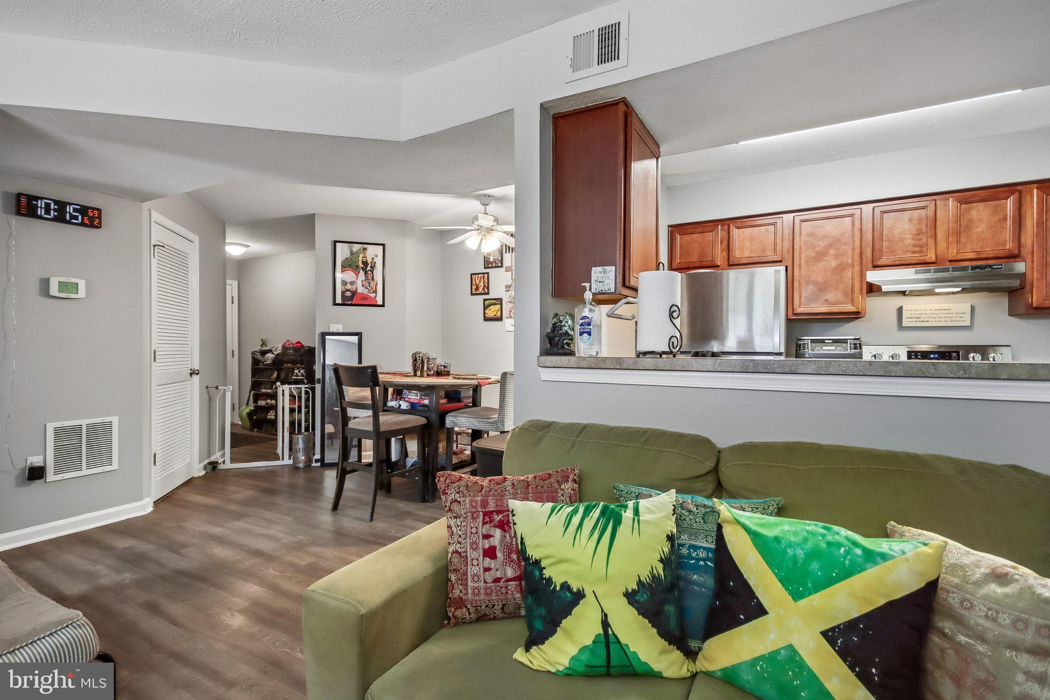 CEDAR LEE CONDOMINIUM - Residential