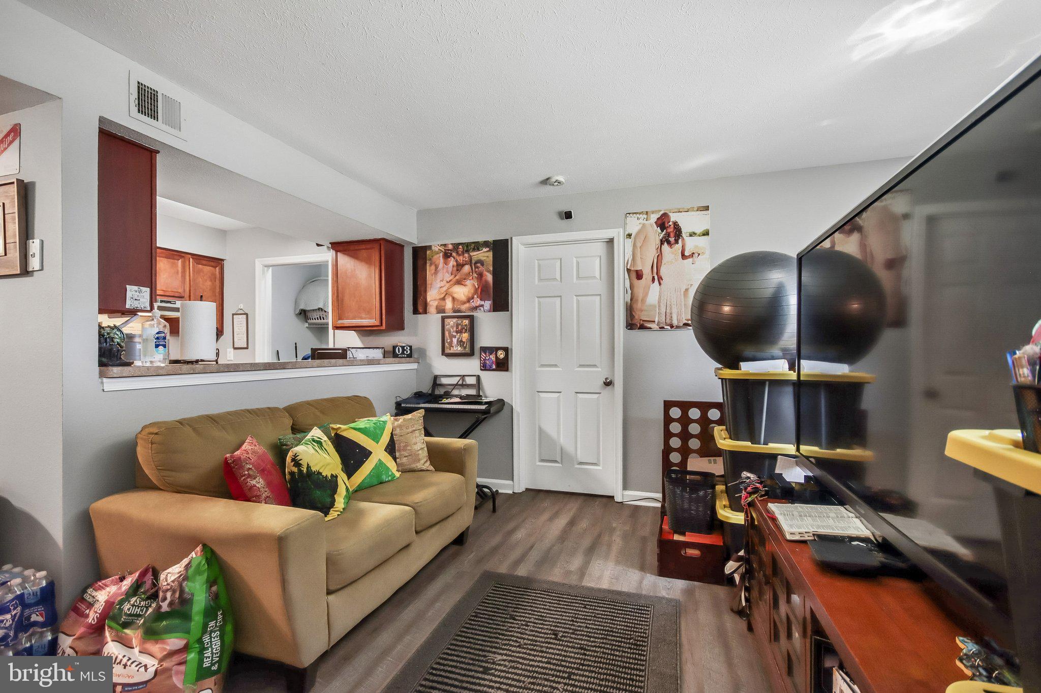 CEDAR LEE CONDOMINIUM - Residential