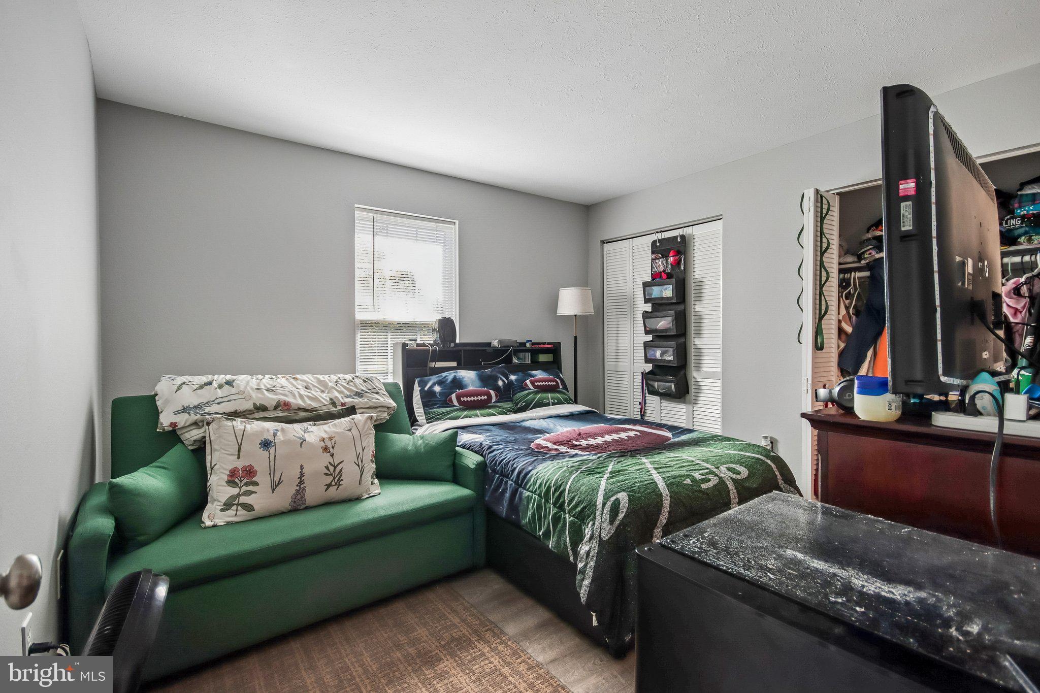 CEDAR LEE CONDOMINIUM - Residential