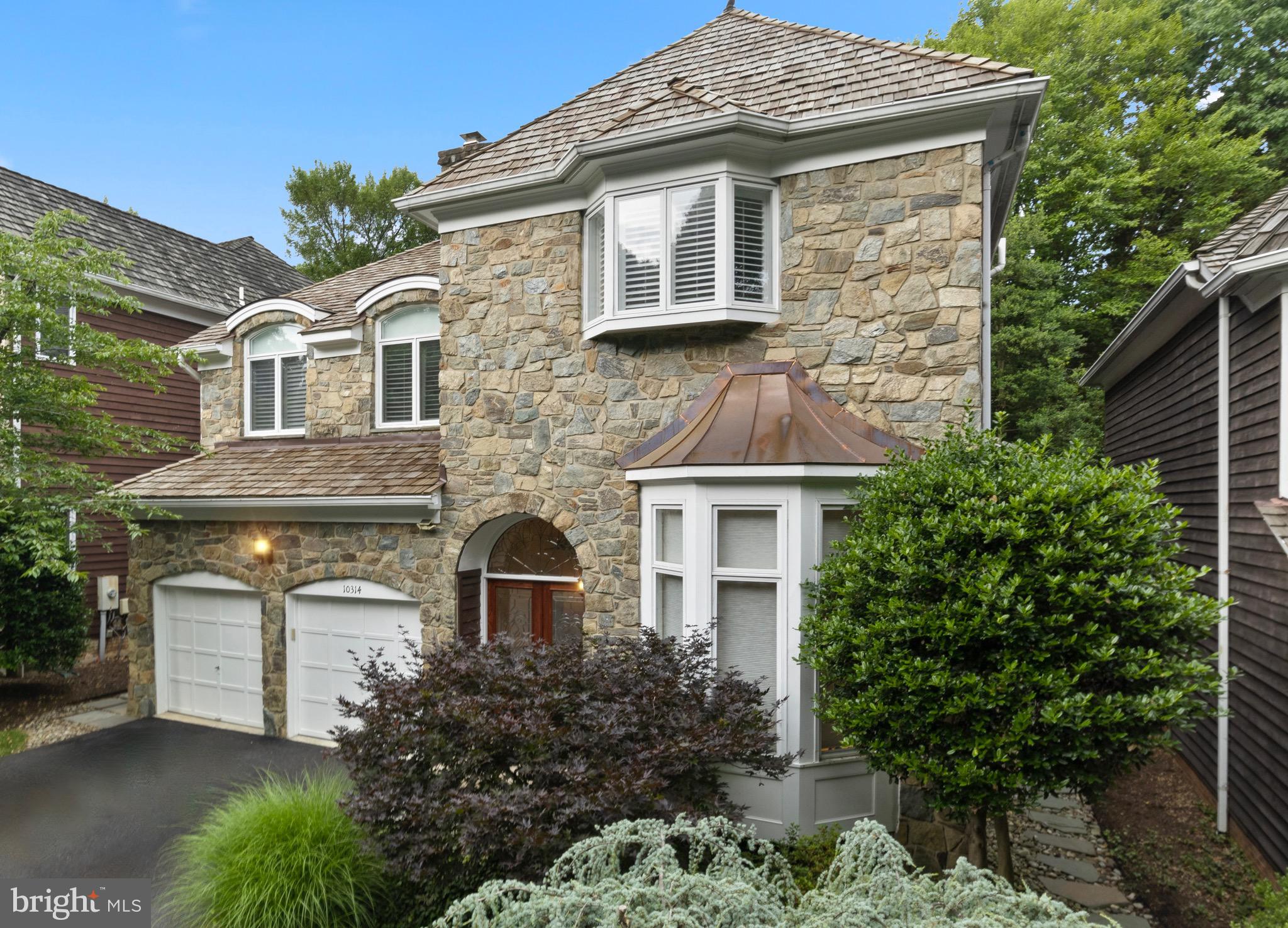 GROSVENOR WOODS - Residential