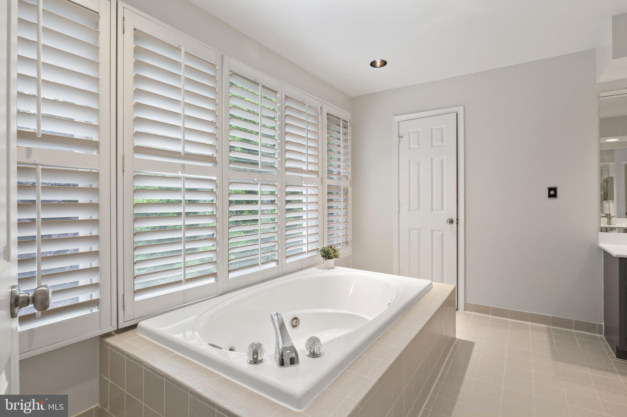 GROSVENOR WOODS - Residential