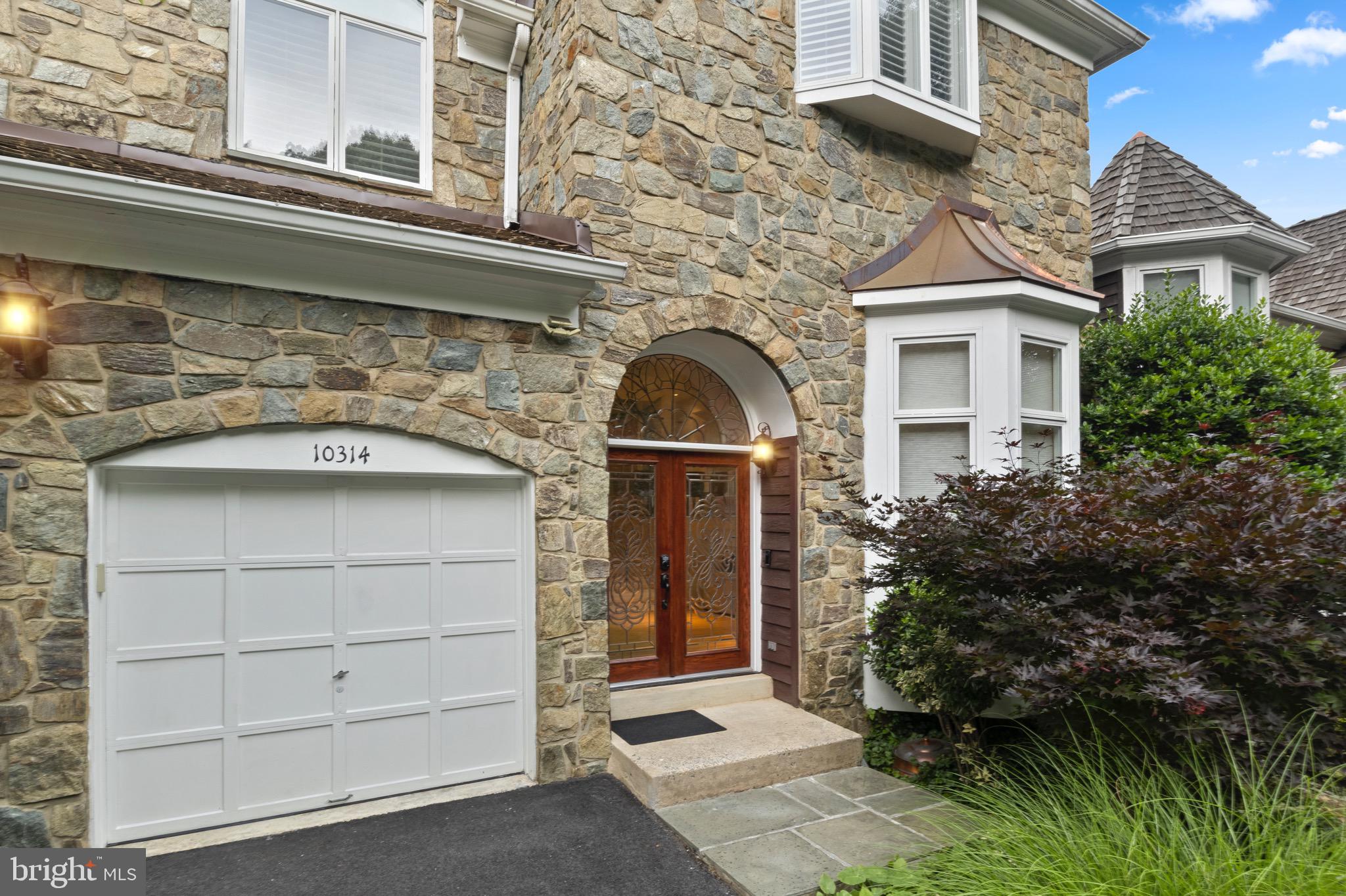 GROSVENOR WOODS - Residential