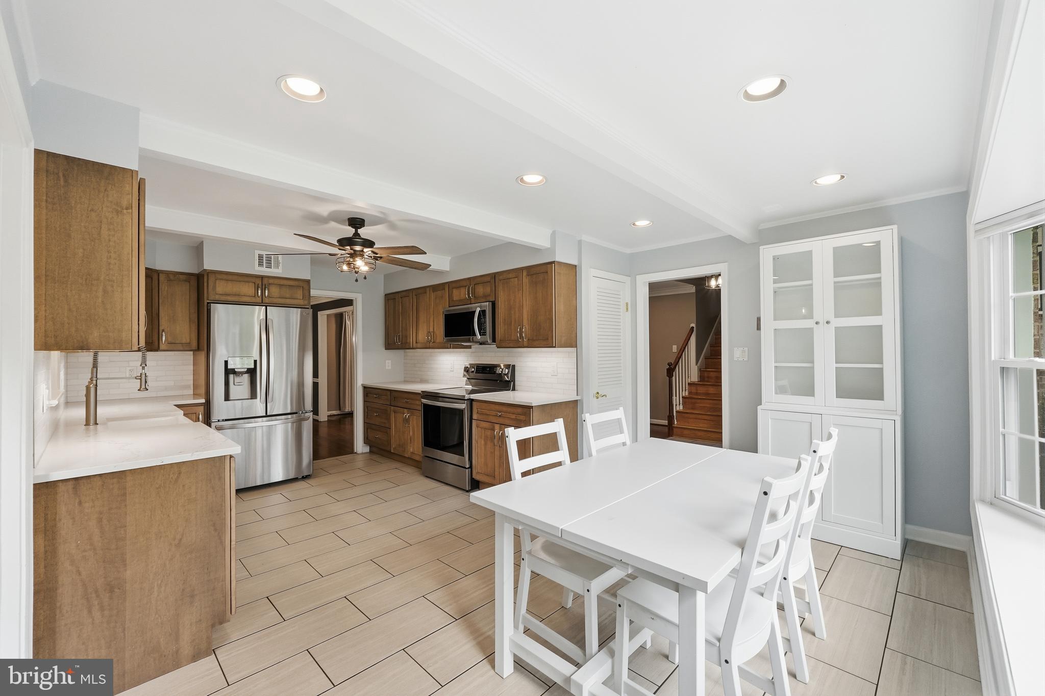 SHERWOOD FOREST MANOR - Residential