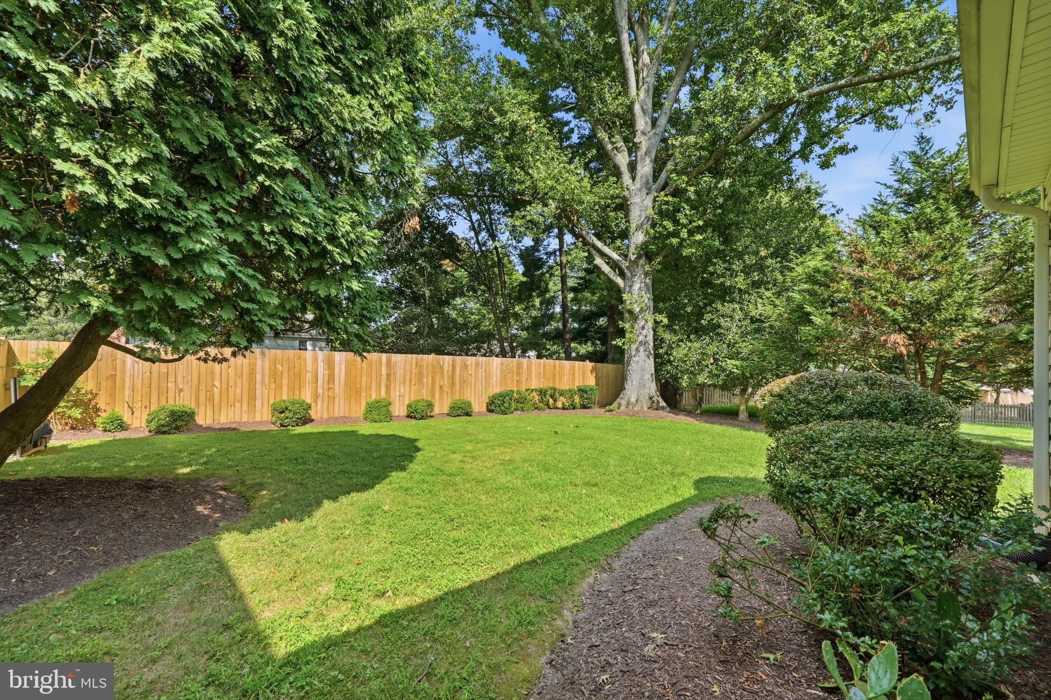 SHERWOOD FOREST MANOR - Residential