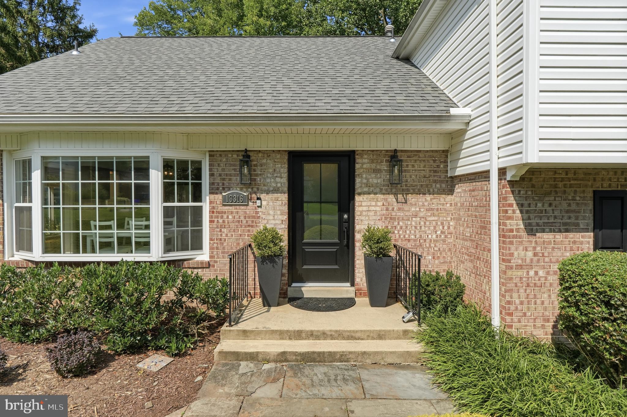 SHERWOOD FOREST MANOR - Residential