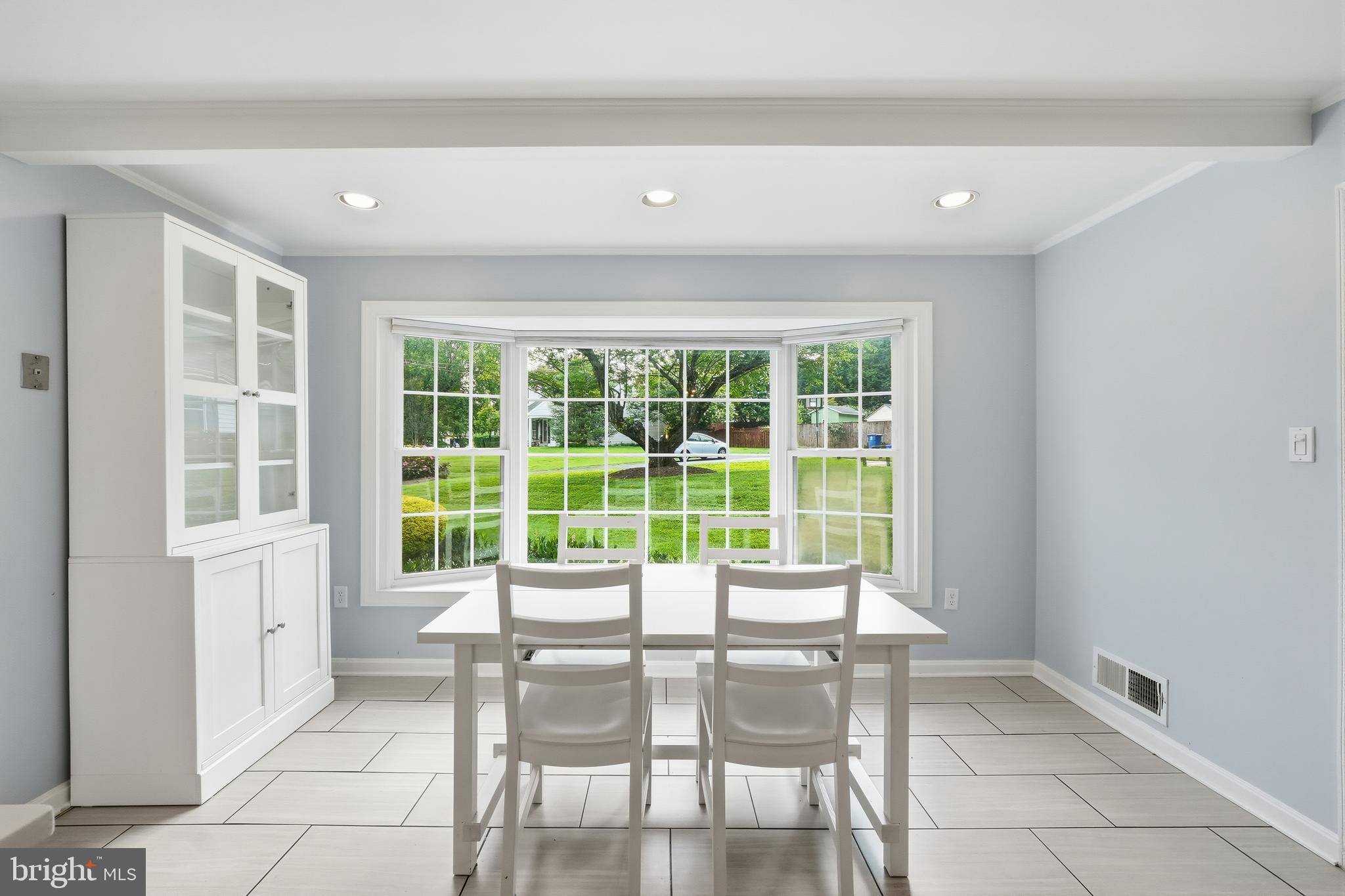 SHERWOOD FOREST MANOR - Residential