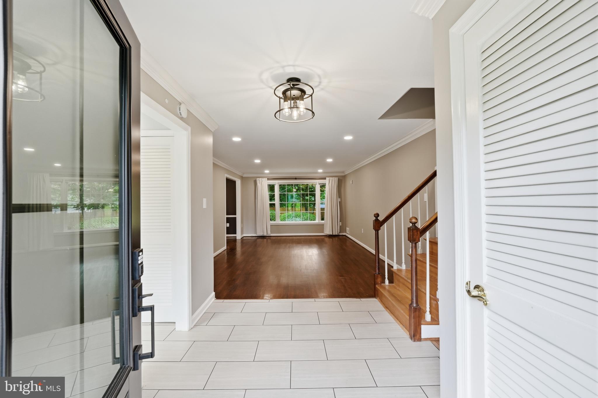 SHERWOOD FOREST MANOR - Residential