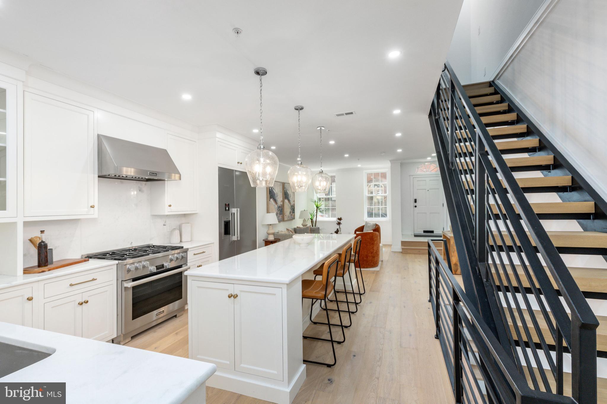 SOCIETY HILL - Residential