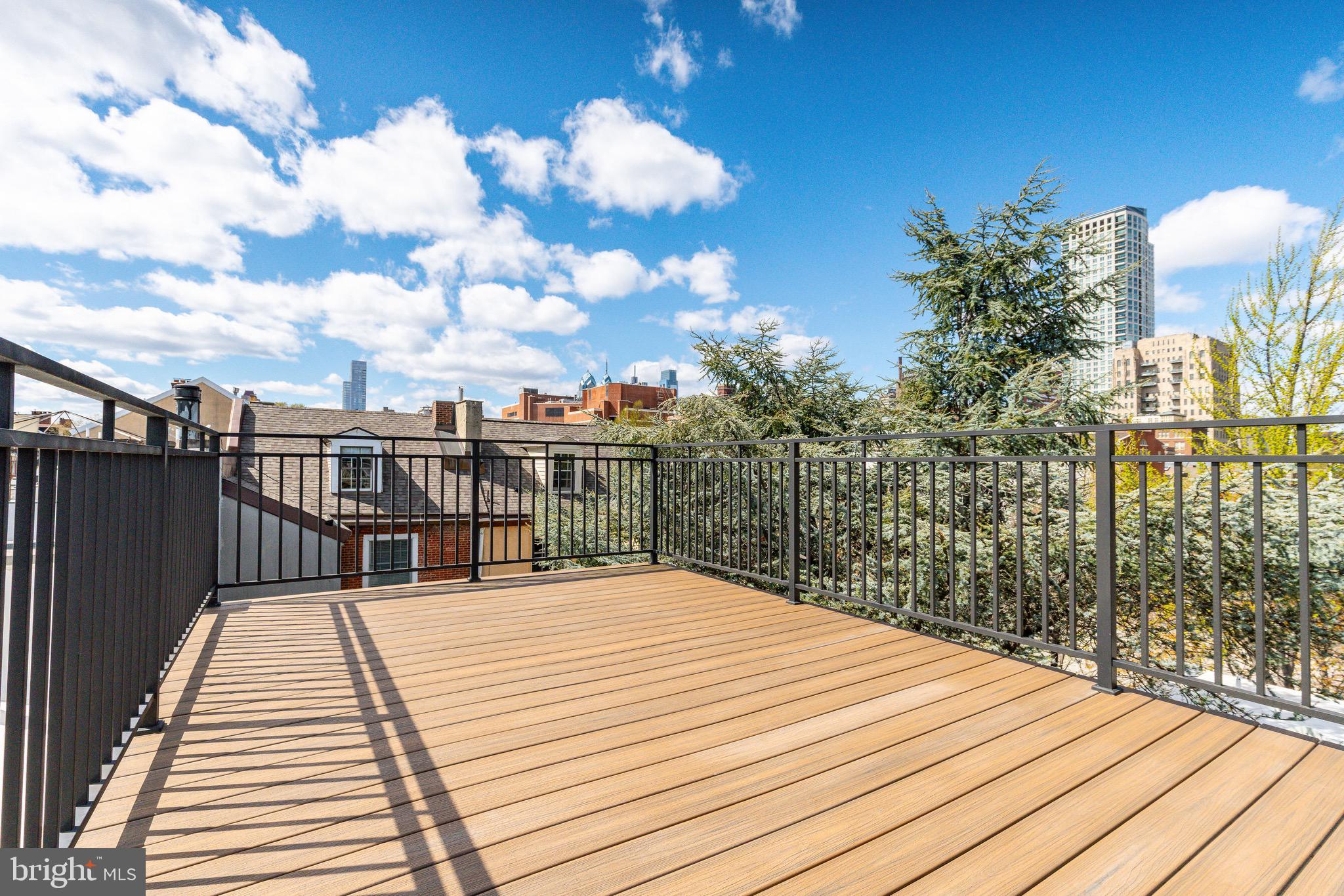 SOCIETY HILL - Residential