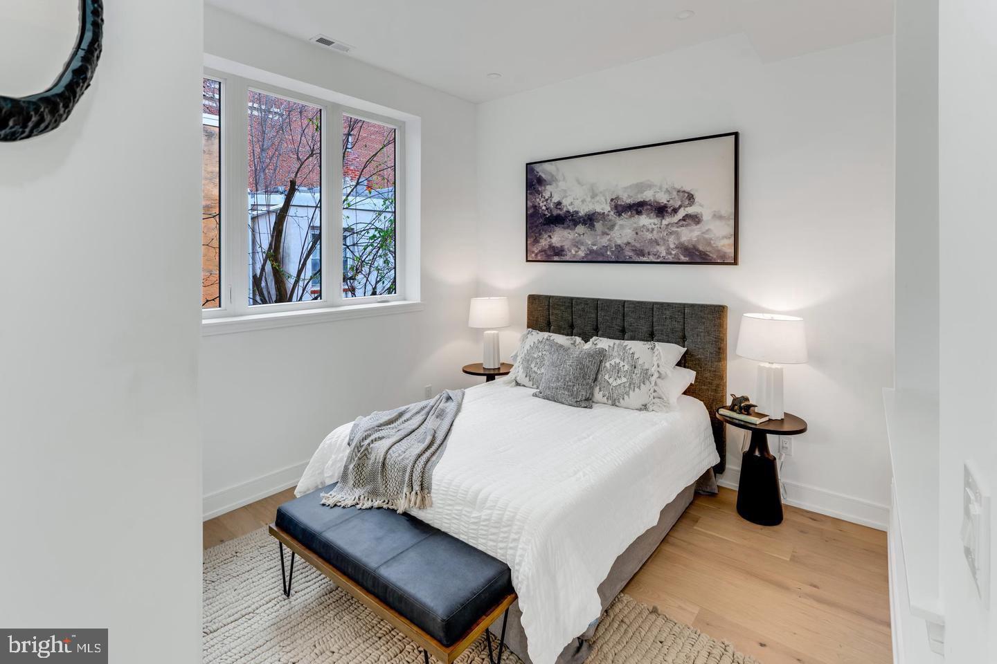 SOCIETY HILL - Residential