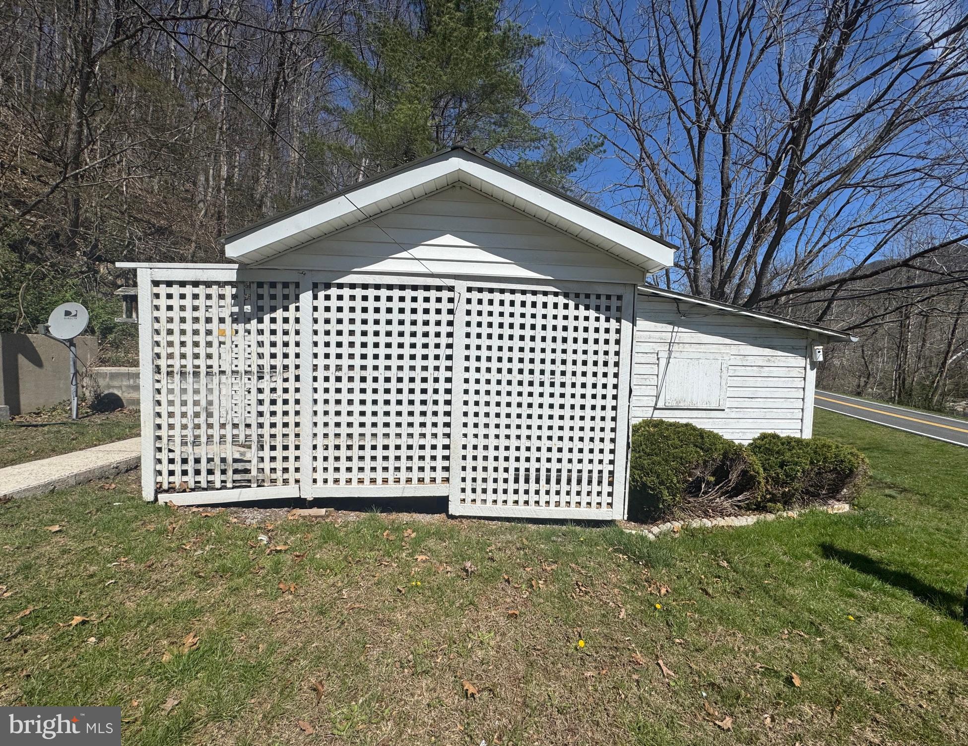 NONE UNRESTRICTED - Residential