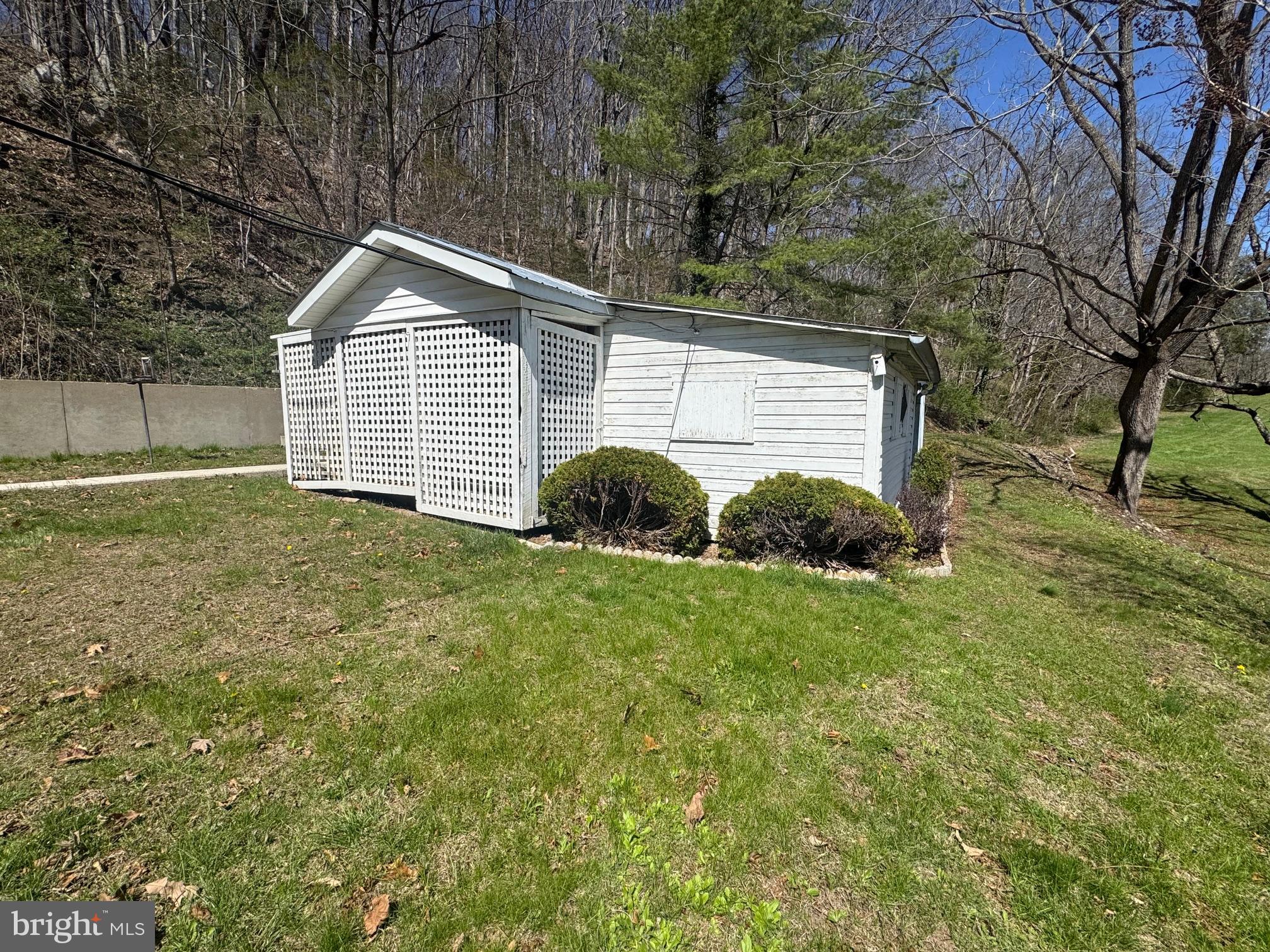 NONE UNRESTRICTED - Residential