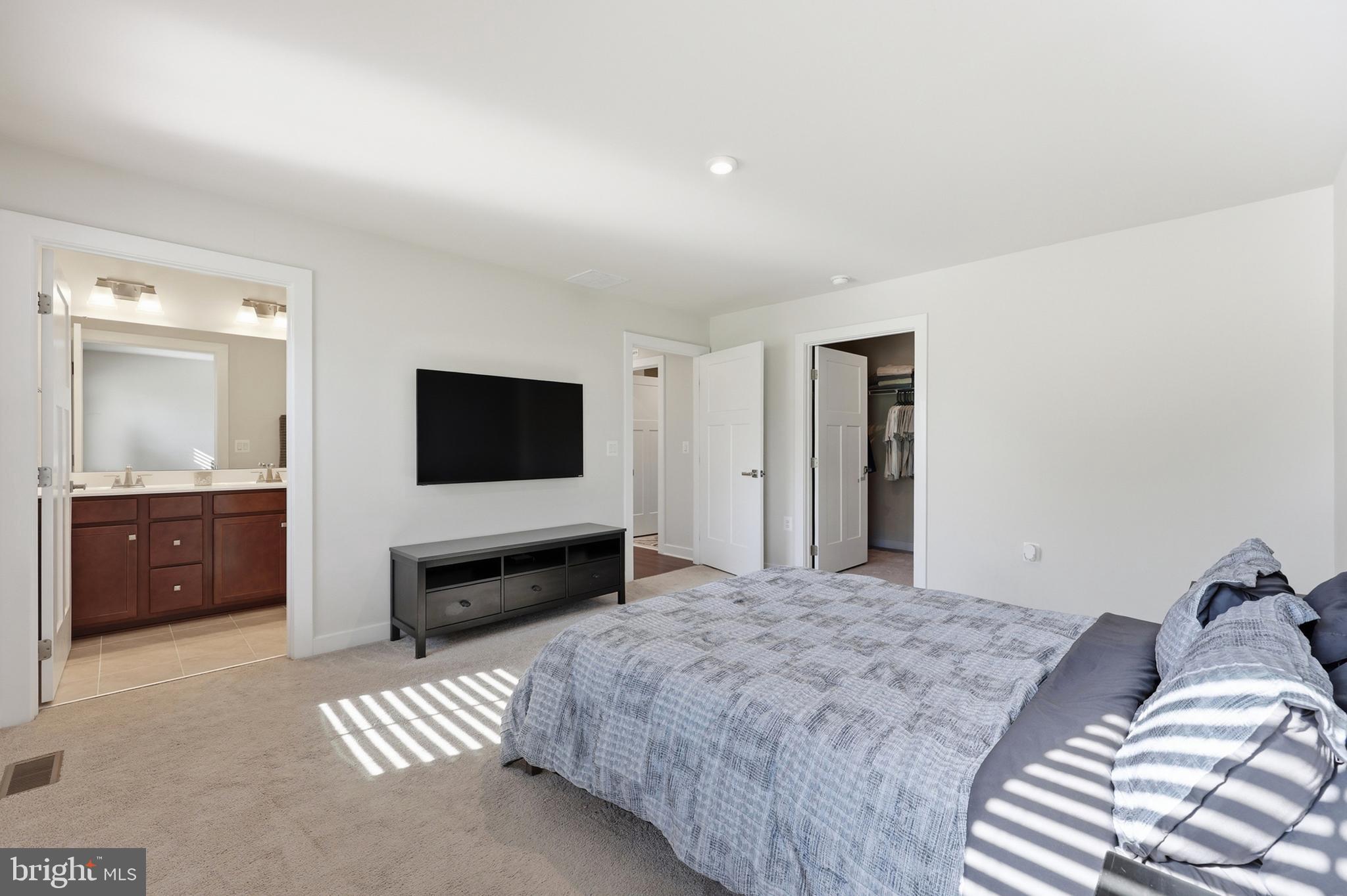 THE LAKES AT MARTINSBURG - Residential