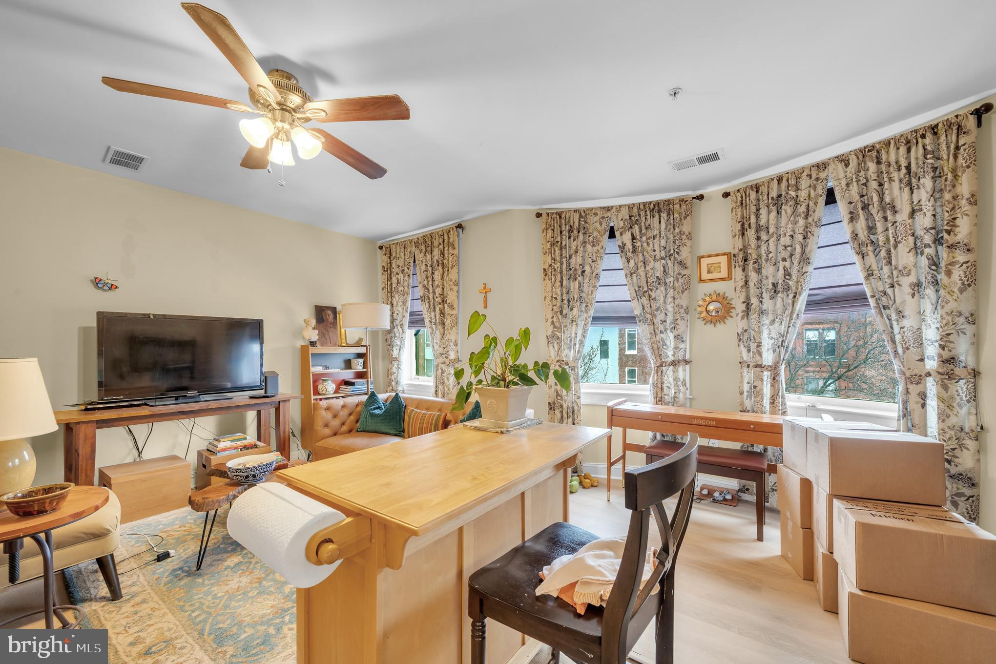 CHARLES VILLAGE - Residential